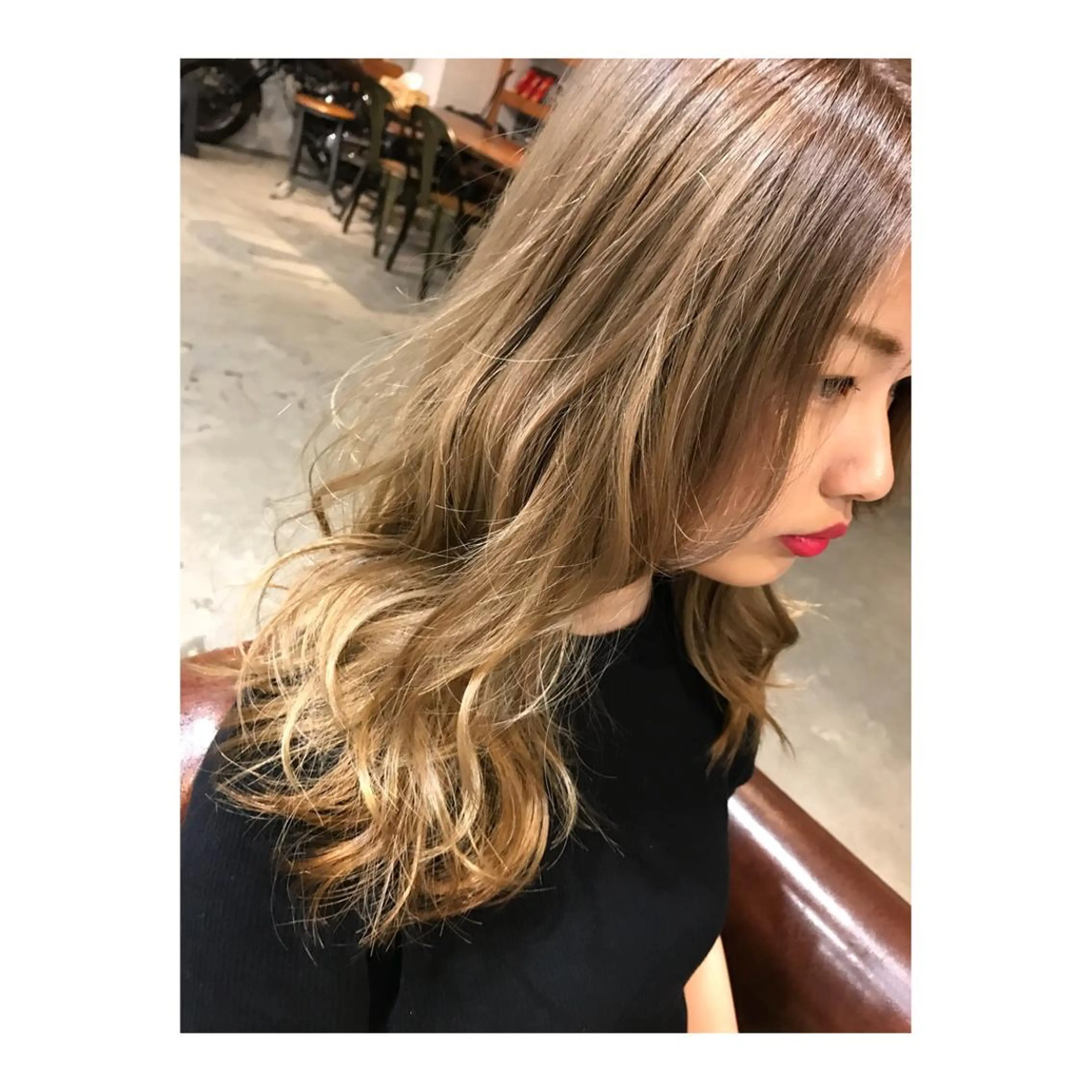 ロング カラー ベージュカラー ブリーチ ハイトーンカラー ミルクティーベージュ 外国人風カラー 竹嶌 健吾のヘアスタイル