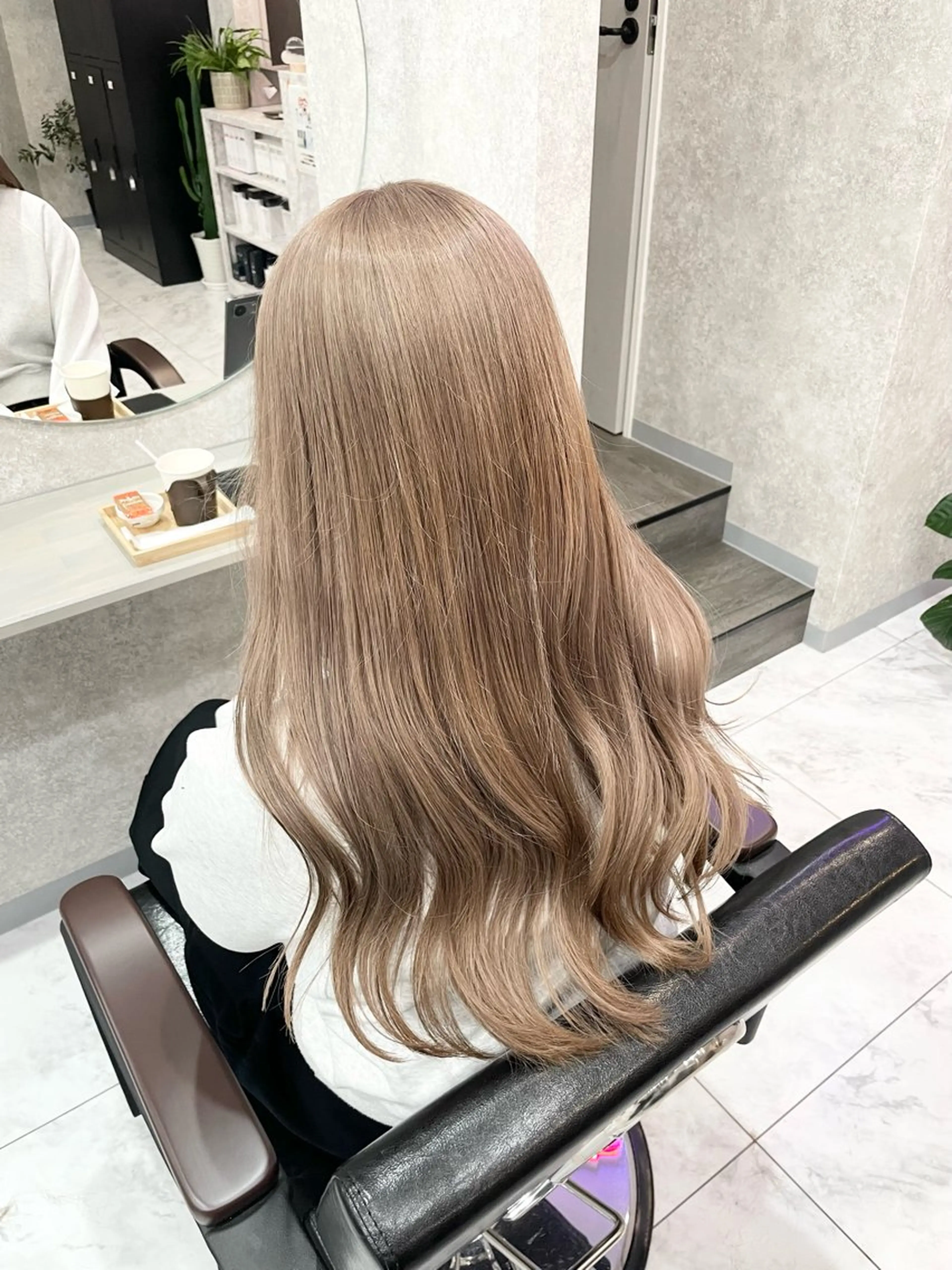 ロング ヘアカラー トリートメント 🦋ハイトーン🦋 石山 希理🦋のヘアスタイル