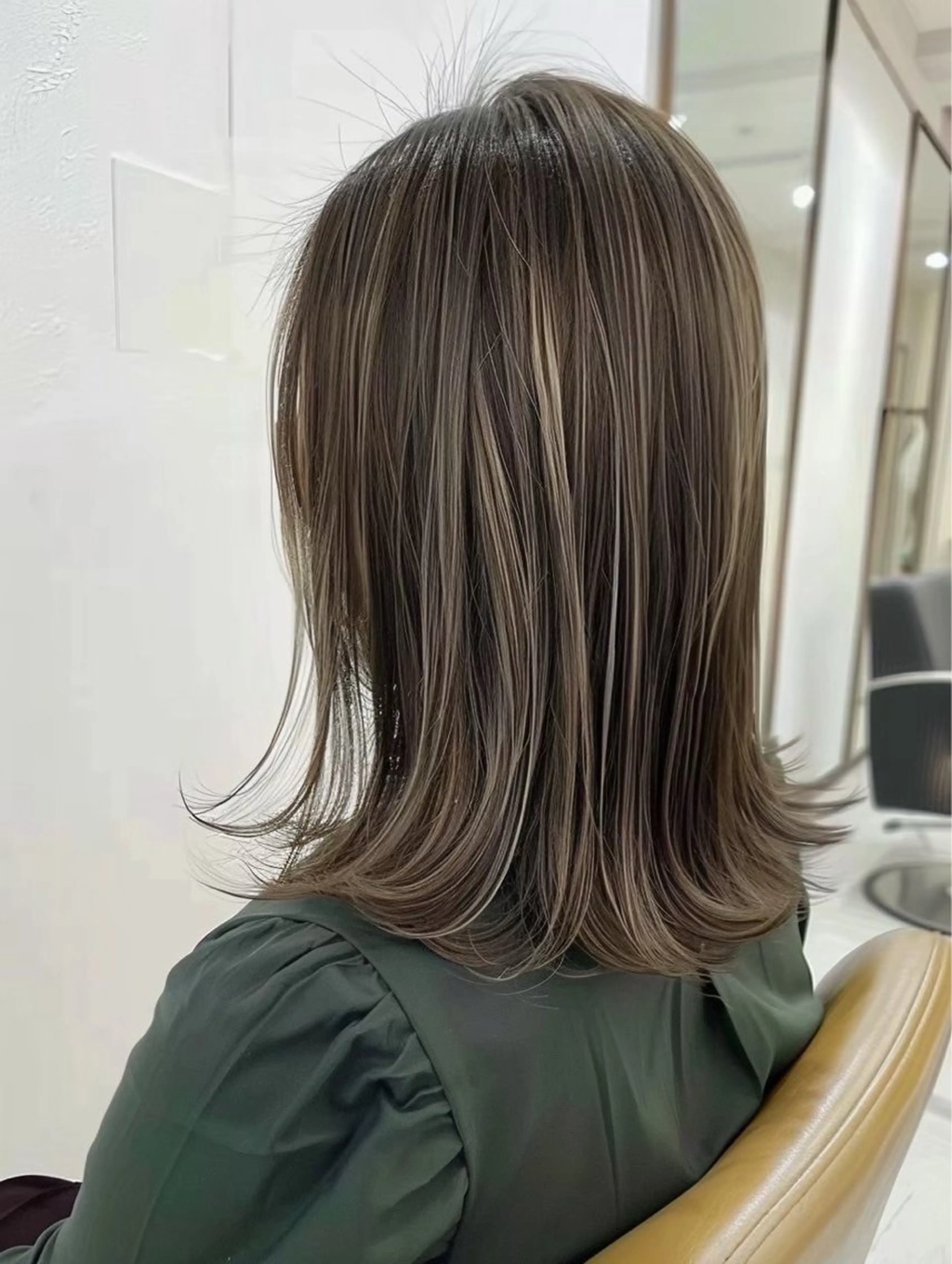 ミディアム カラー ブリーチなしWカラー 超特化/YURAのヘアスタイル