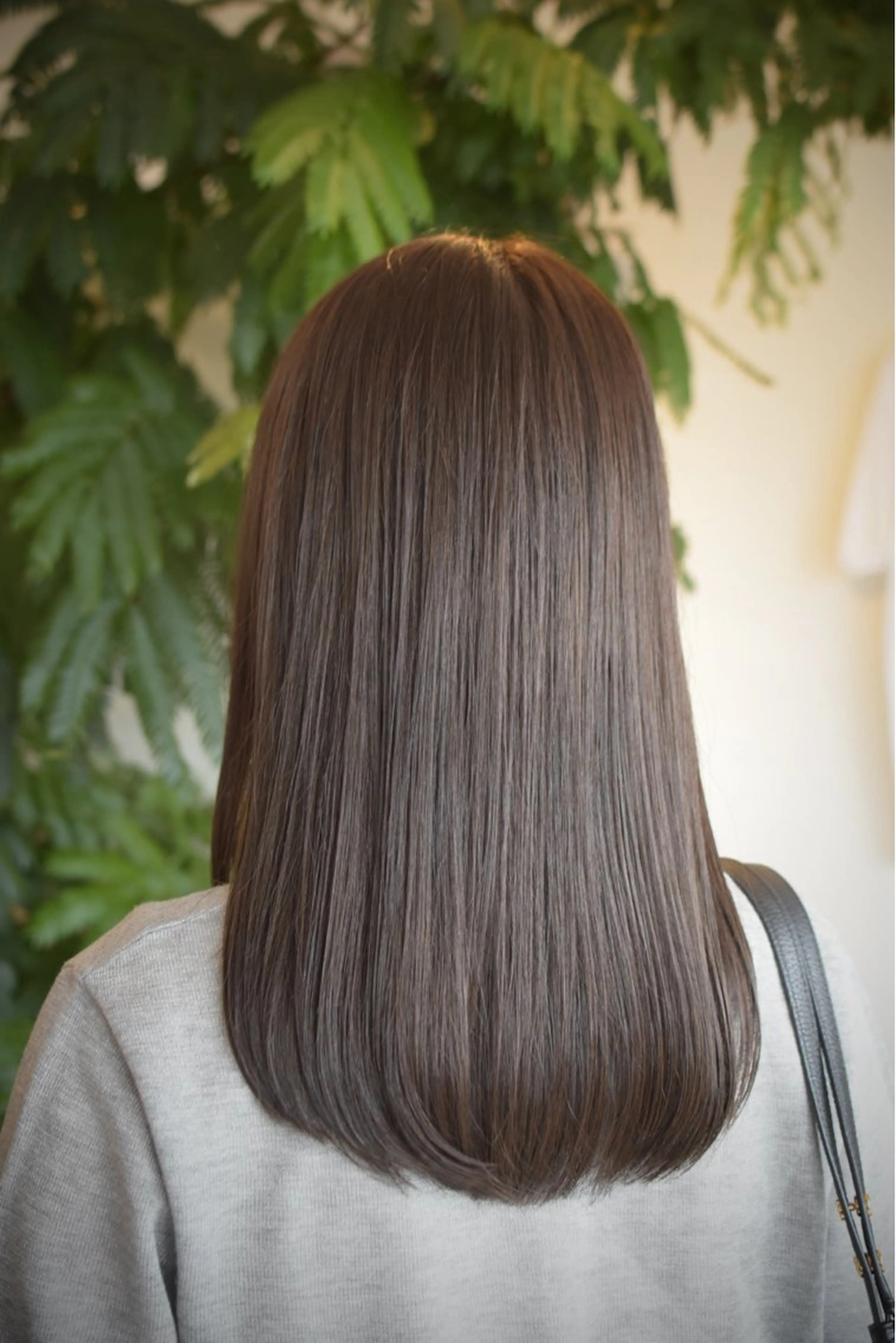 ロング カラー 透明感カラー グレージュ オリーブグレージュ オリーブグレー 青木 紗耶のヘアスタイル