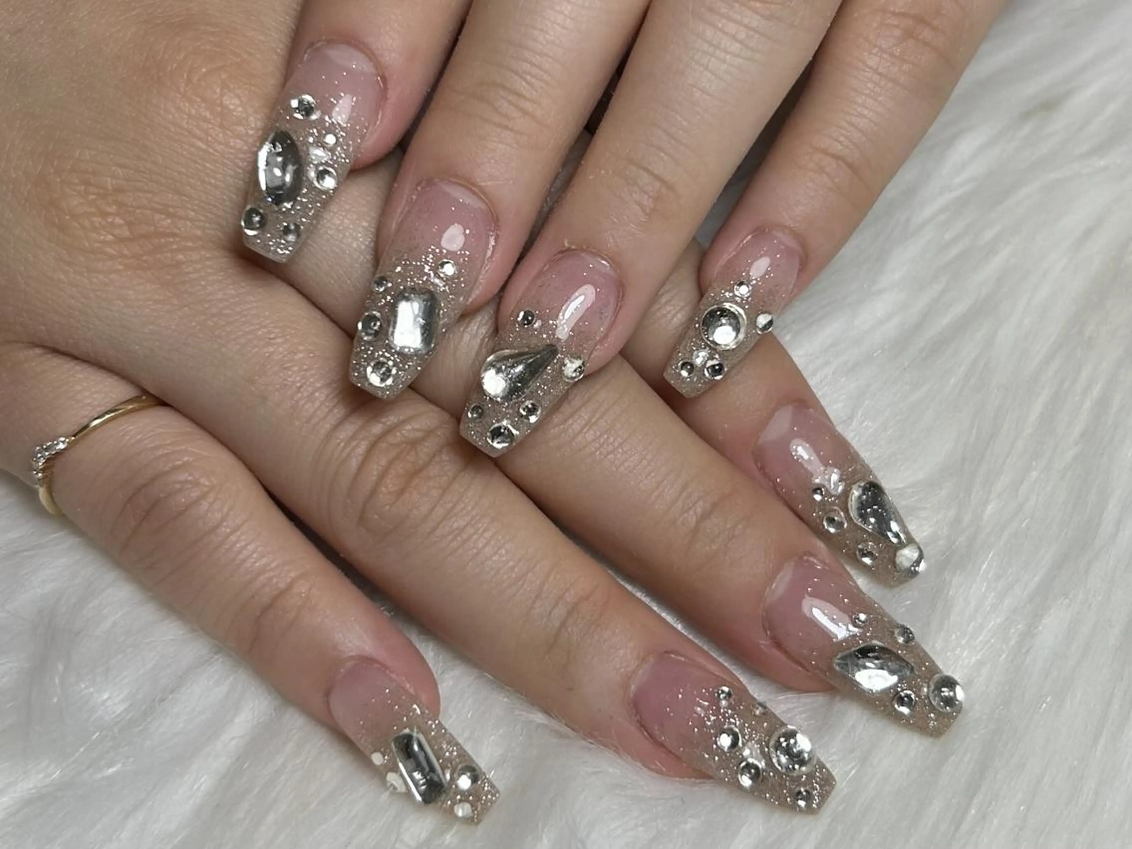 ネイル 南森町rebest 💅nailのネイルデザイン