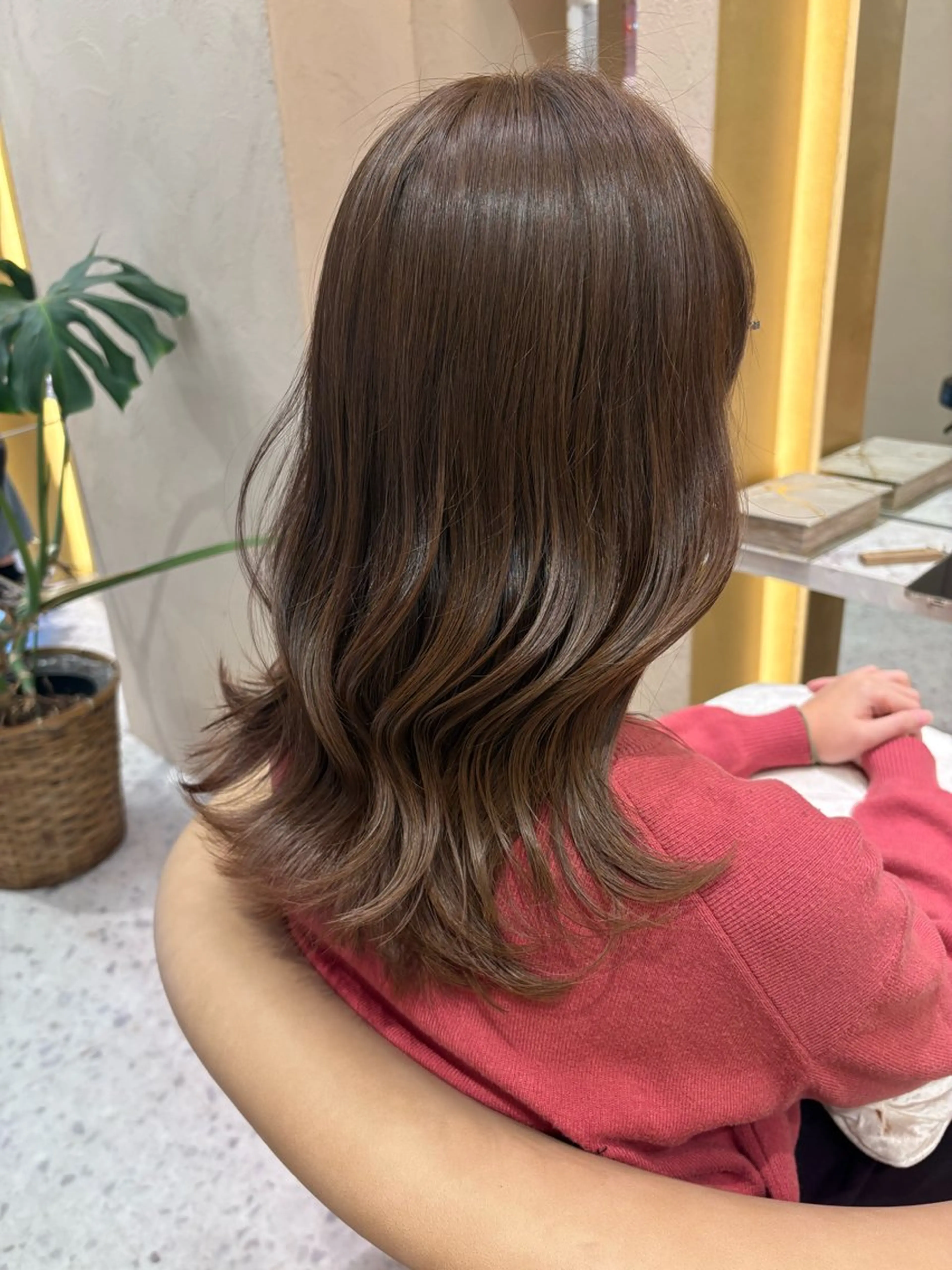 セミロング カット ヘアカラー トリートメント Kanami/韓国風 /艶カラーのヘアスタイル