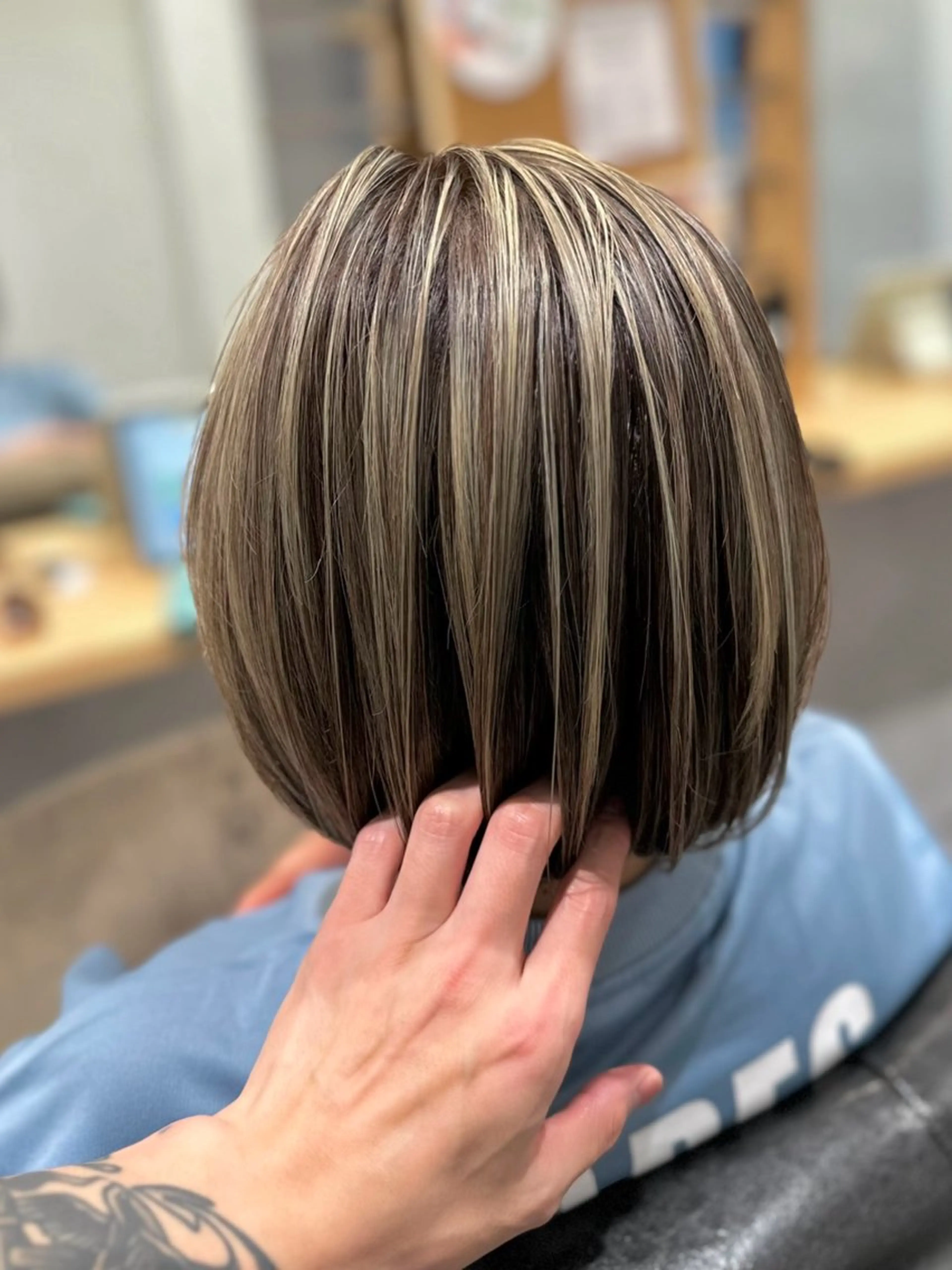 ミディアム カラー バレイヤージュ ベージュカラー レイヤーカット アダチ コウスケのヘアスタイル