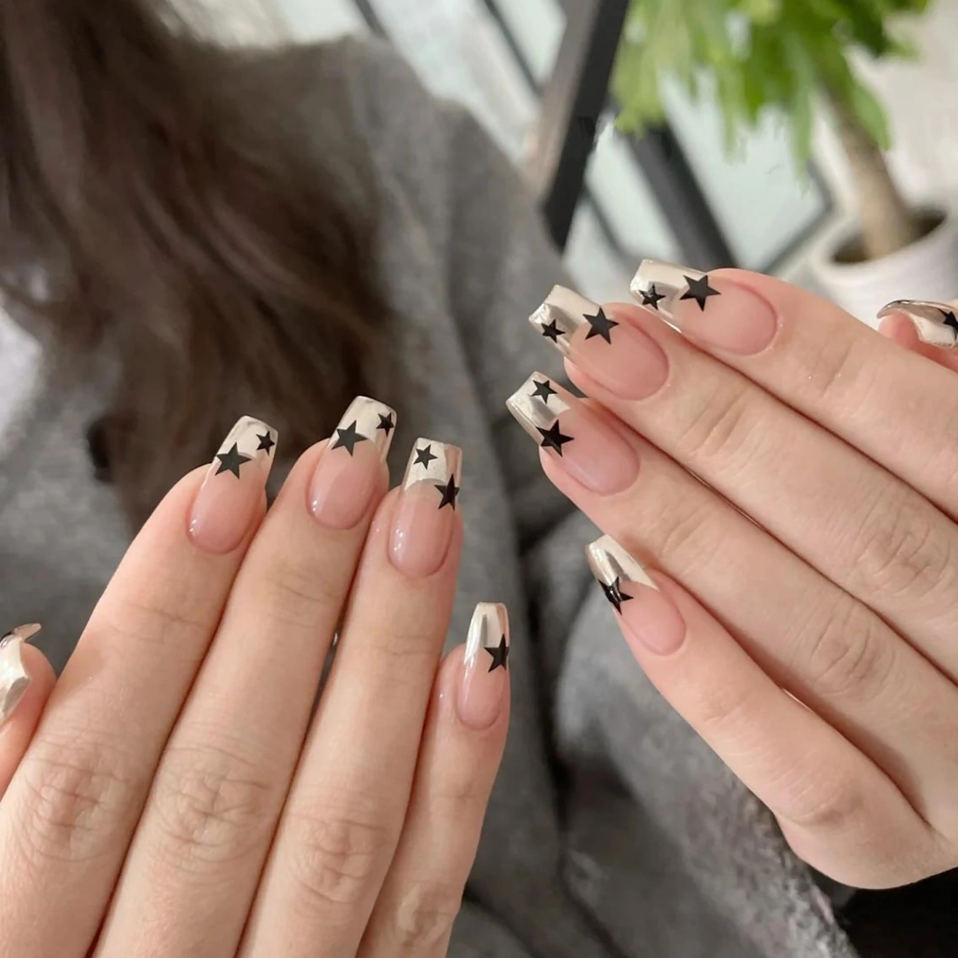 ネイル アートネイル 長さ出し ネイルチップ Queens テイのネイルデザイン