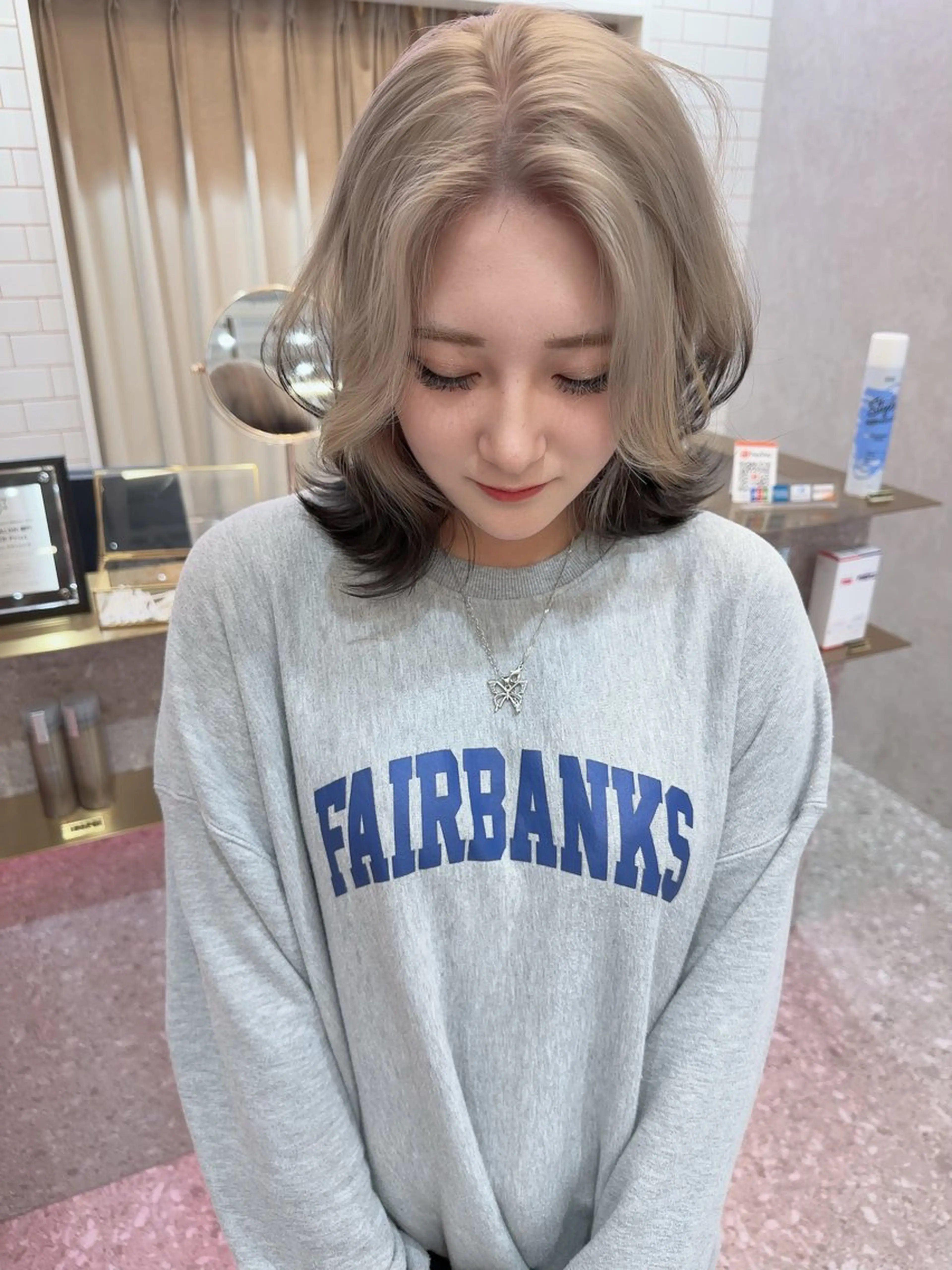 セミロング 縮毛矯正 VEGA天神 ブリーチのヘアスタイル