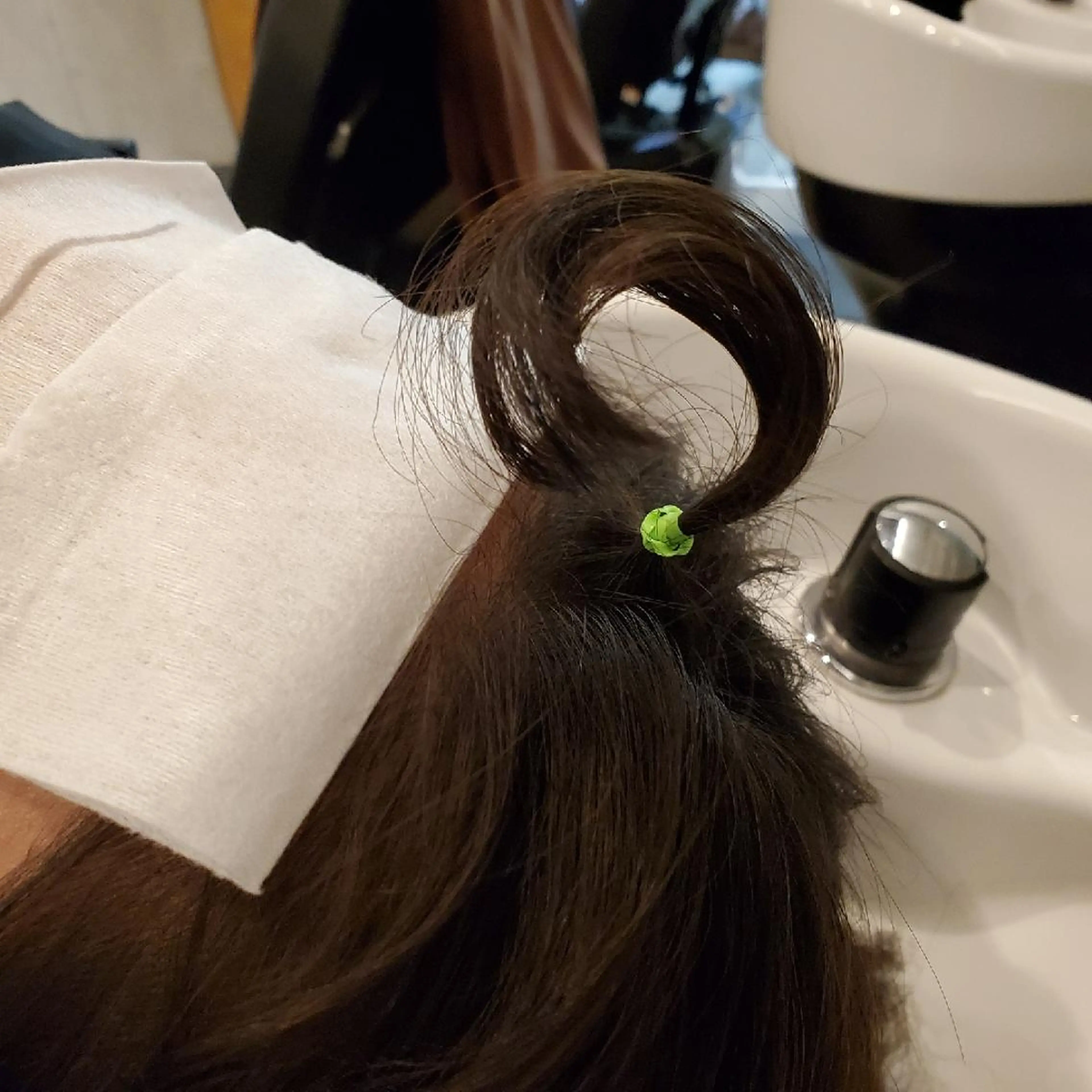 パーマ ミディアム 谷 結奈のヘアスタイル