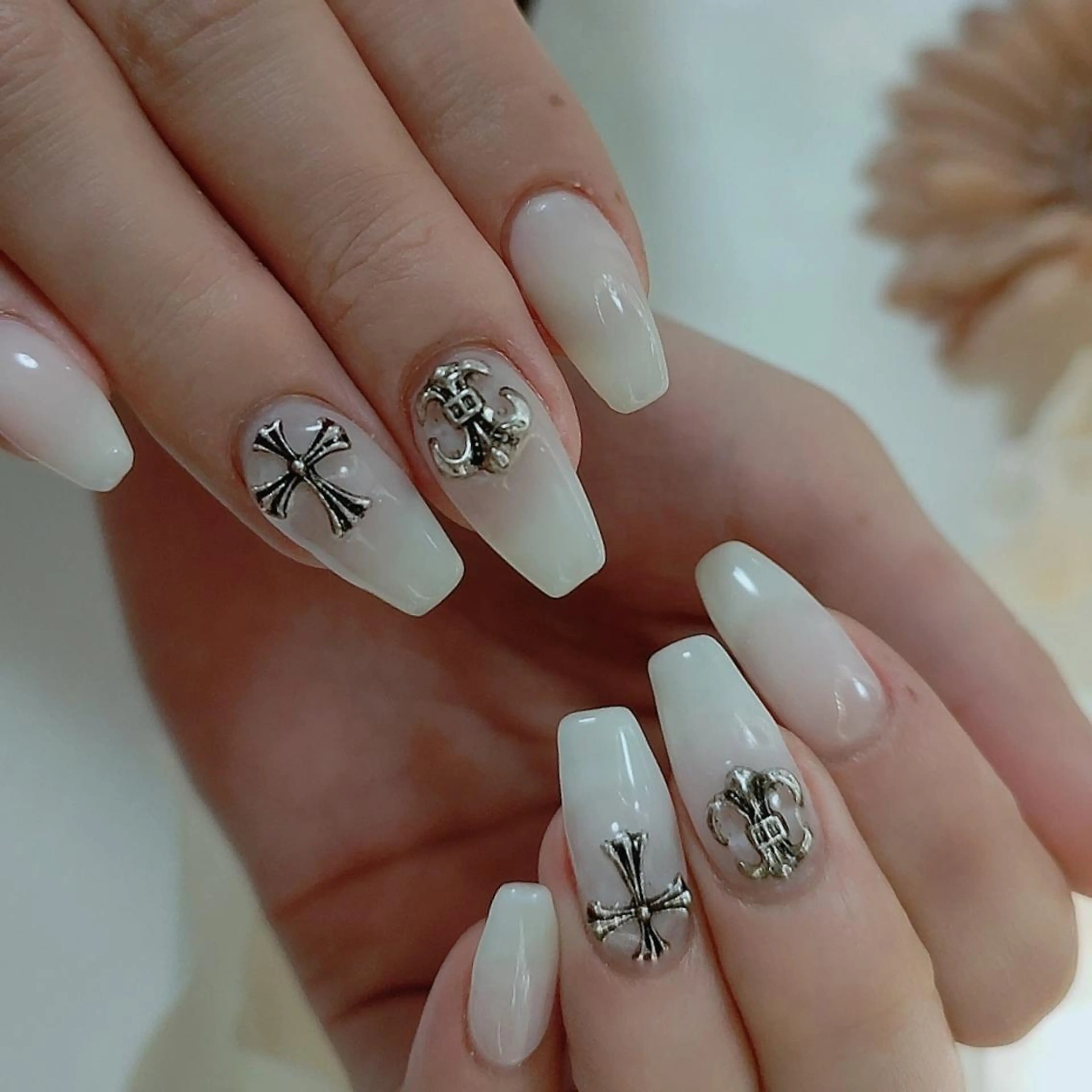 ネイル ハンドネイル RUNWAY 　　の眉毛・アイブロウイメージ