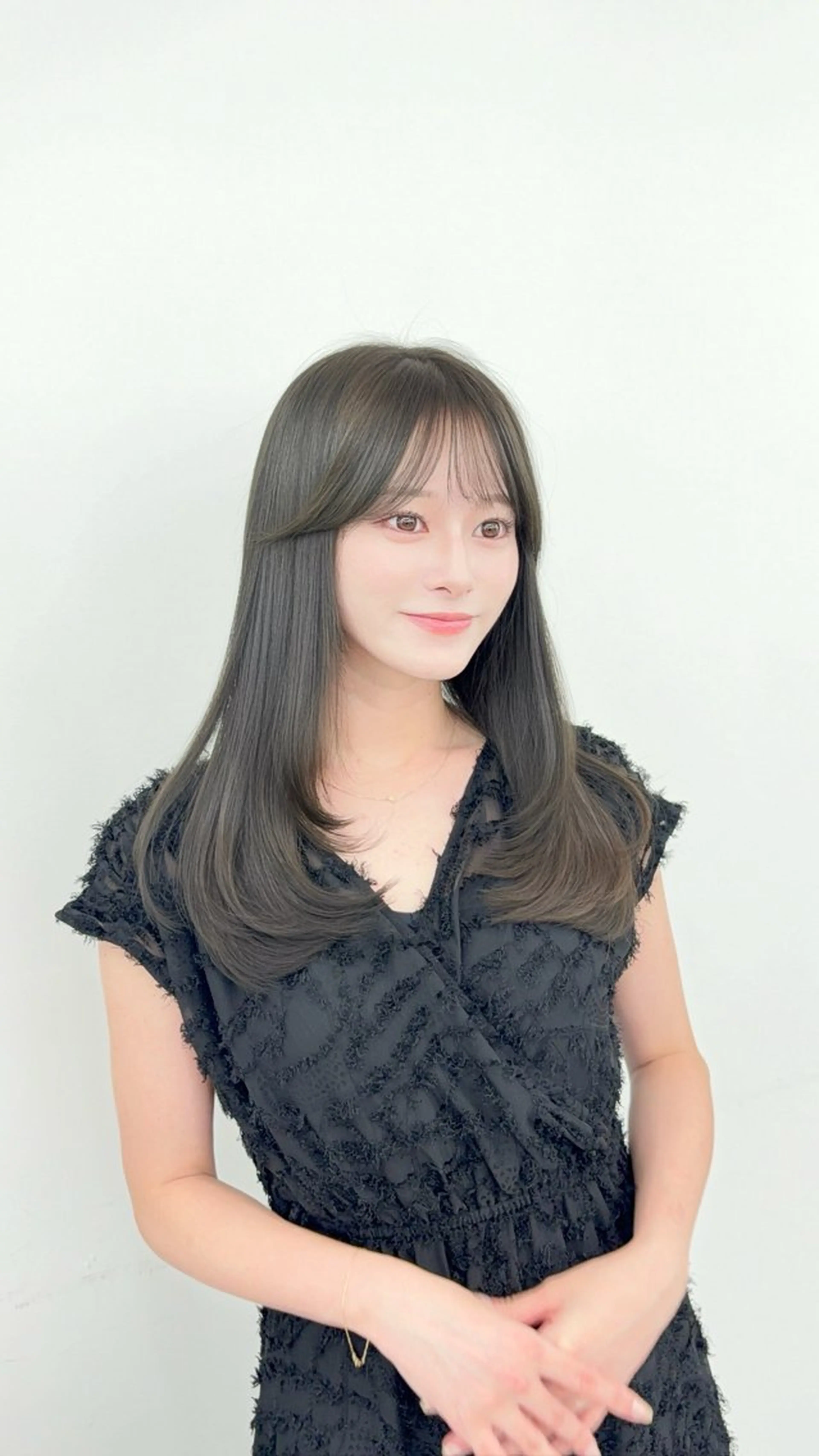 ロング カラー 透明感カラー グレージュ レイヤーカット カット ヘアカラー トリートメント 韓国ヘア/レイヤー/ 顔まわり足立遥奈のヘアスタイル