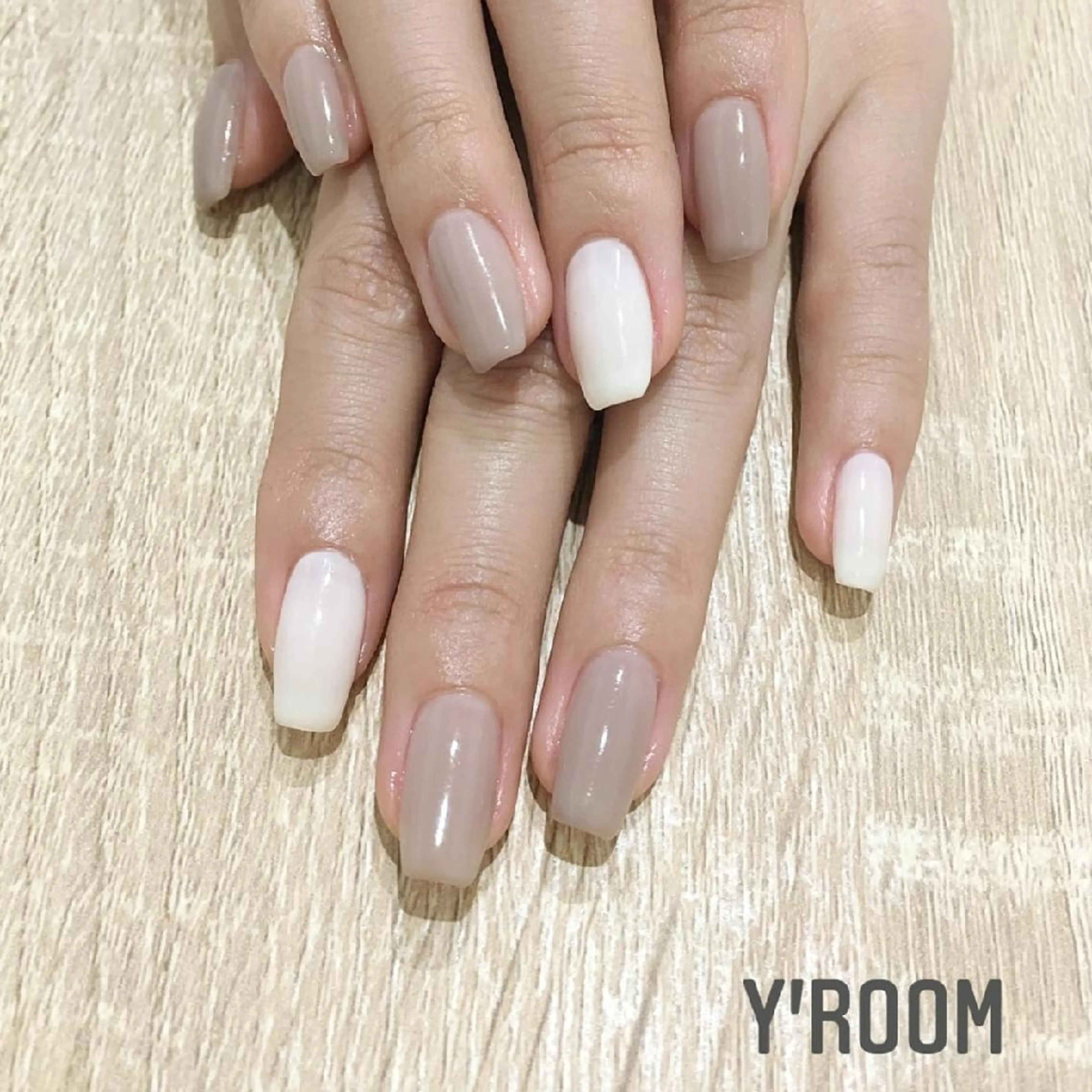 ネイル フラッシュネイル ジェルネイル マグネットネイル ニュアンスネイル ワンカラーネイル ハンドネイル YUKA （ネイリスト）のネイルデザイン