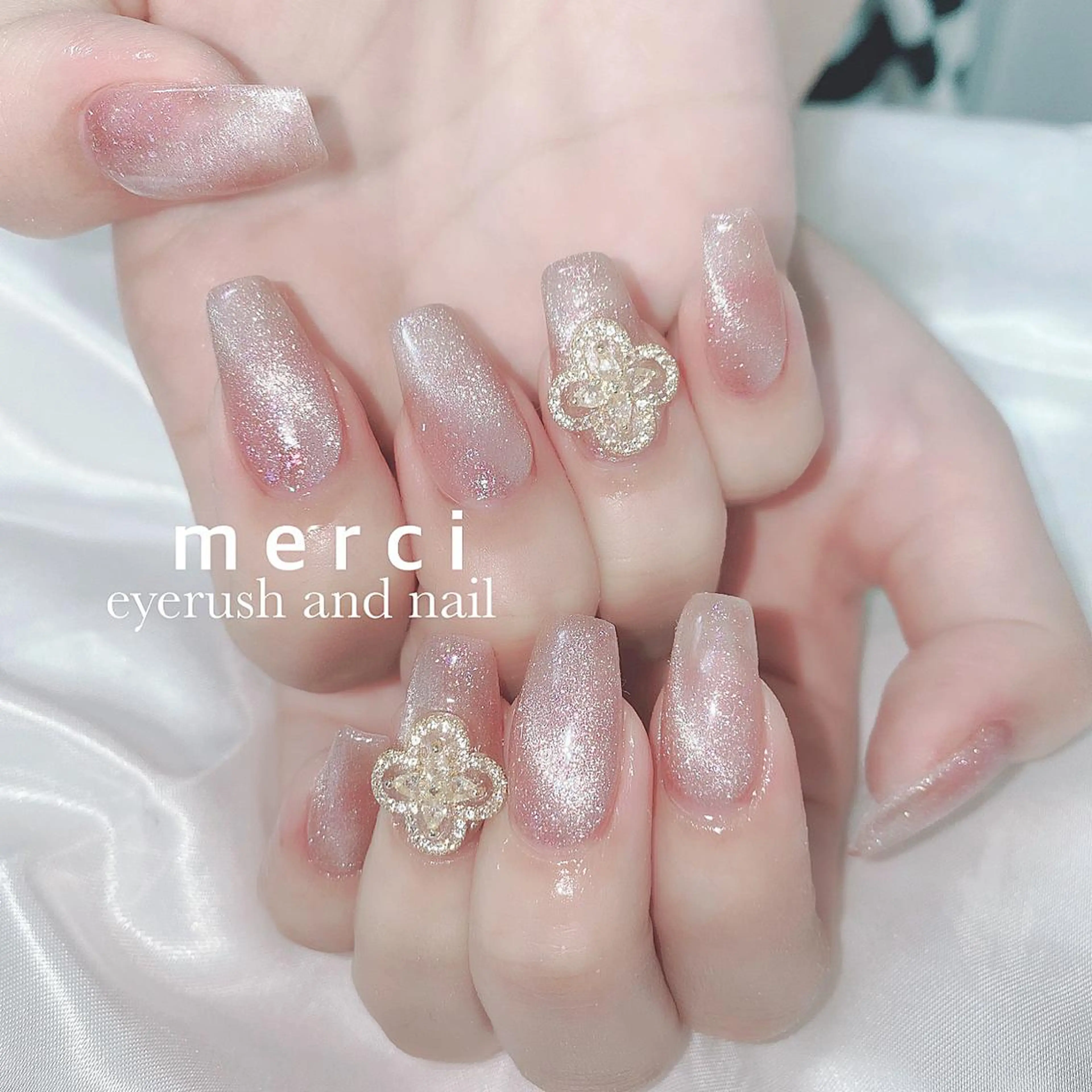 ネイル フラッシュネイル フットネイル フレンチネイル キラキラネイル 韓国ネイル merci nail所属・merci nailのネイルデザイン