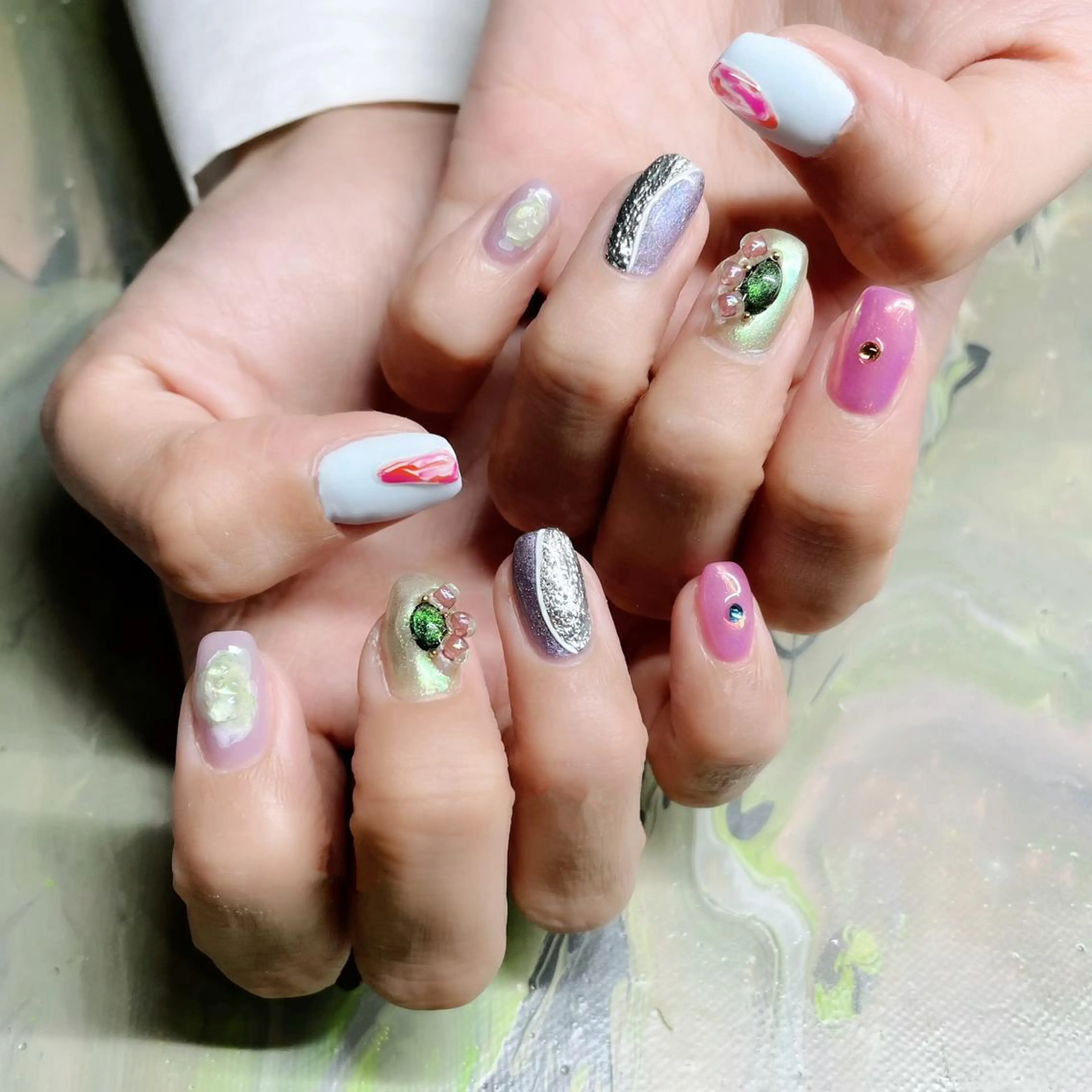 ネイル オーロラネイル 氷ネイル・うるうるネイル 韓国ネイル マグネットネイル ミラーネイル VOLLMOND nailのネイルデザイン