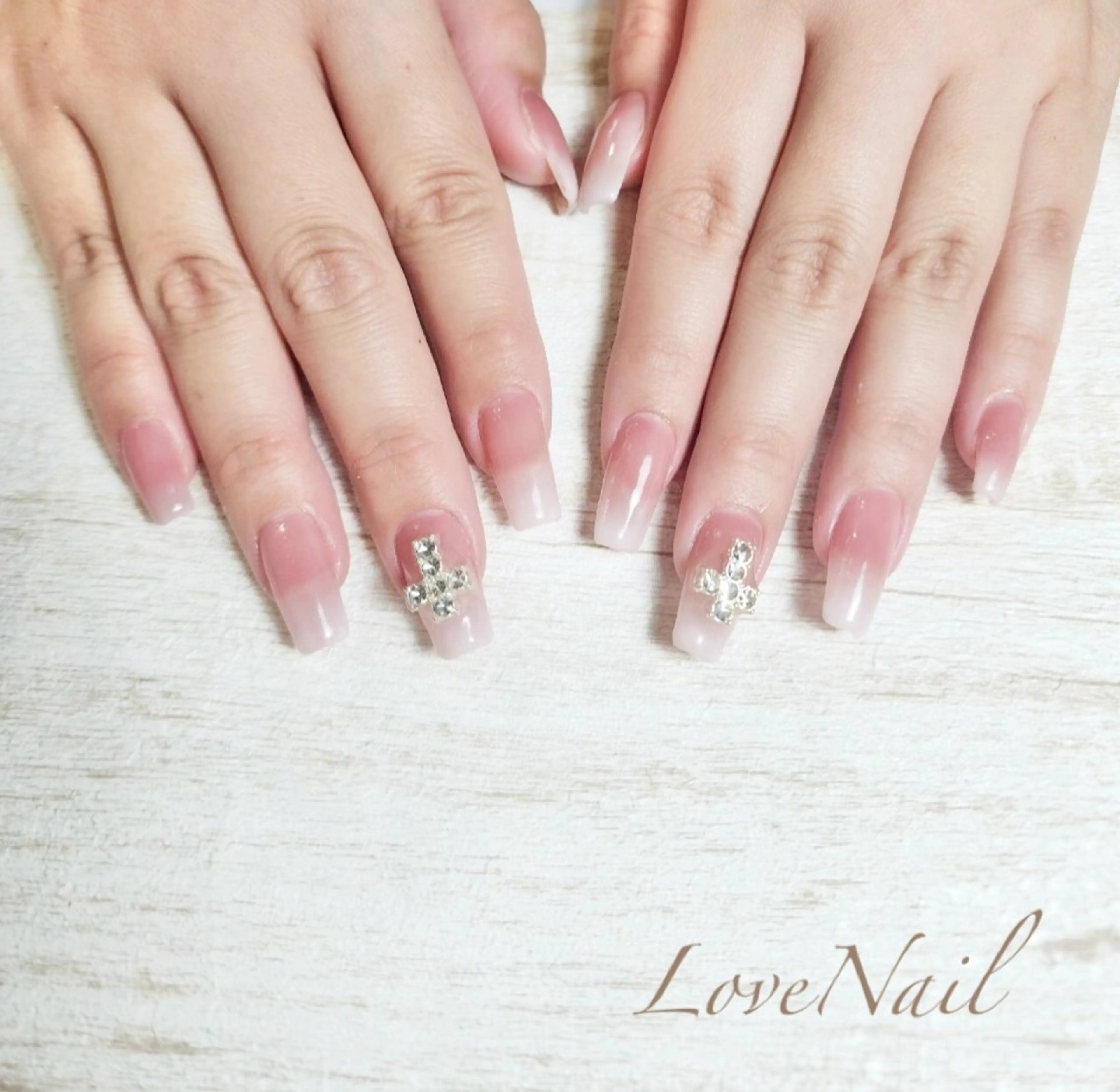 ネイル スカルプネイル LoveNaii広島店所属・LoveNail HIROSHIMAのネイルデザイン