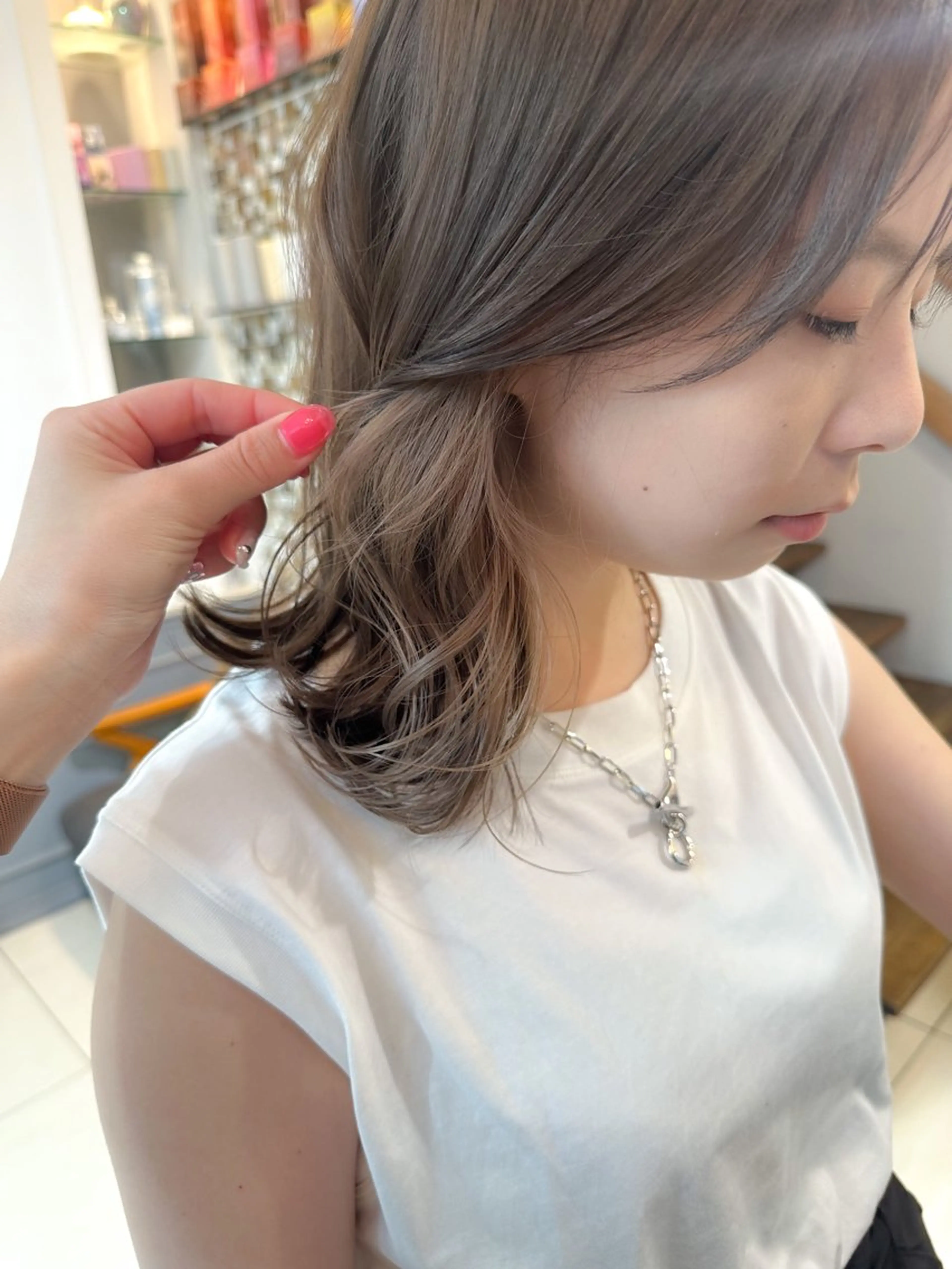 ミディアム カラー ベージュカラー インナーカラー ホワイトベージュ カット ヘアカラー トリートメント ✨カラー支持No.1 🧸ワキ カナコ🧸のヘアスタイル