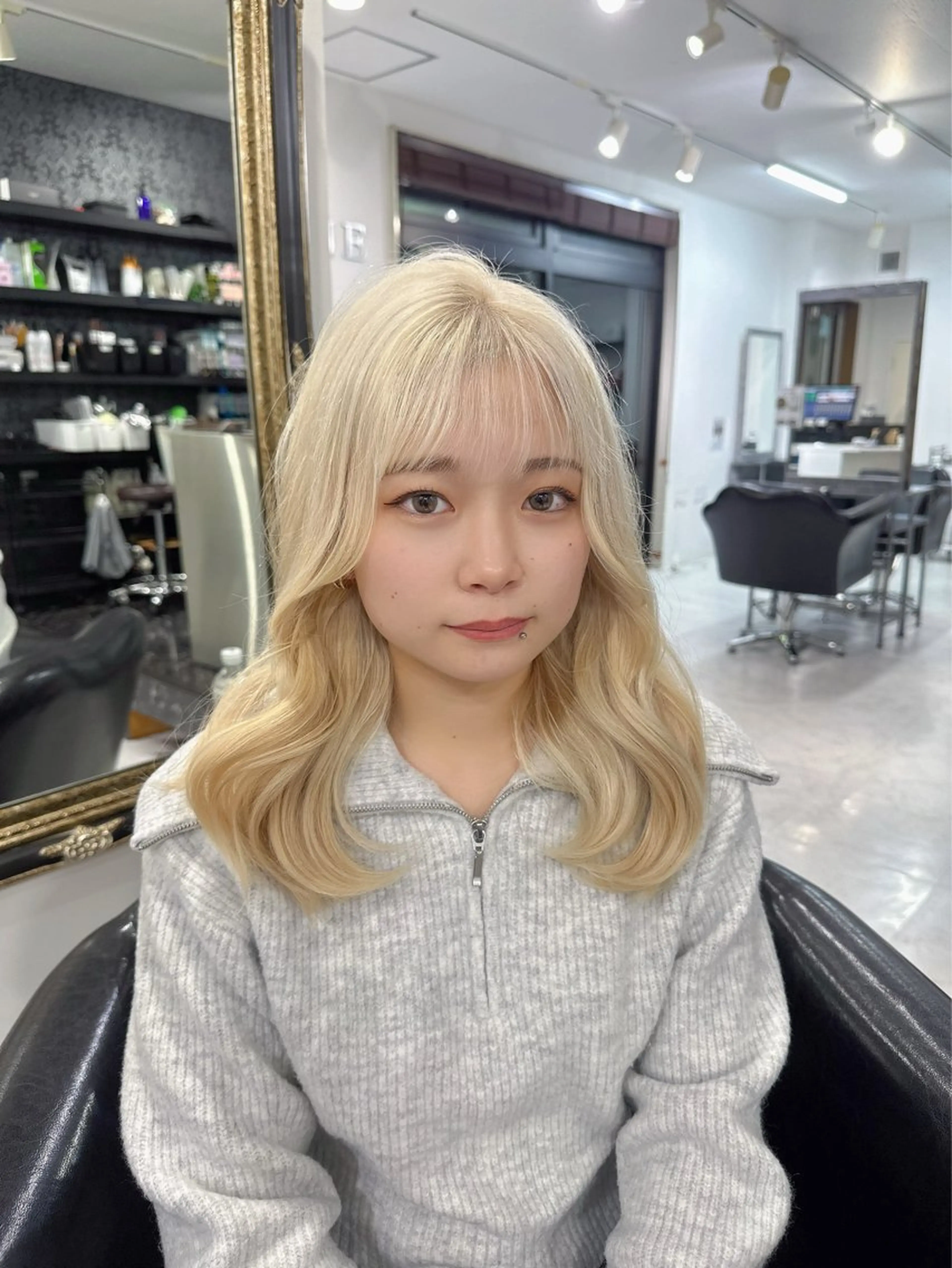 カット＋ブリーチカラー【ダブルカラー】＋2stepケアトリートメントの写真