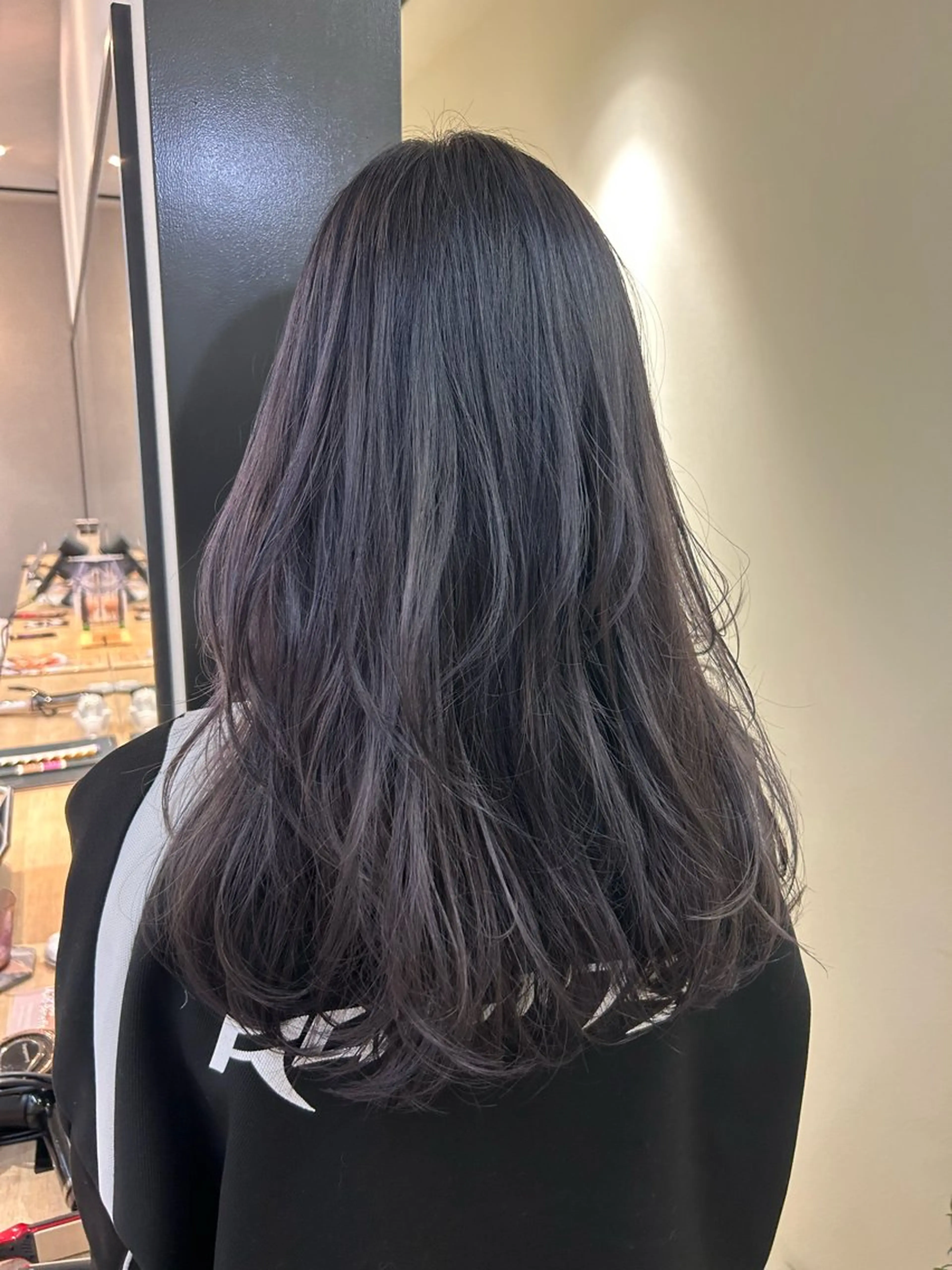ロング カラー ブリーチ ディープラベンダー ラベンダーカラー ハイレイヤー レイヤーカット カット ヘアカラー トリートメント hub hair レイヤー/透明感のヘアスタイル