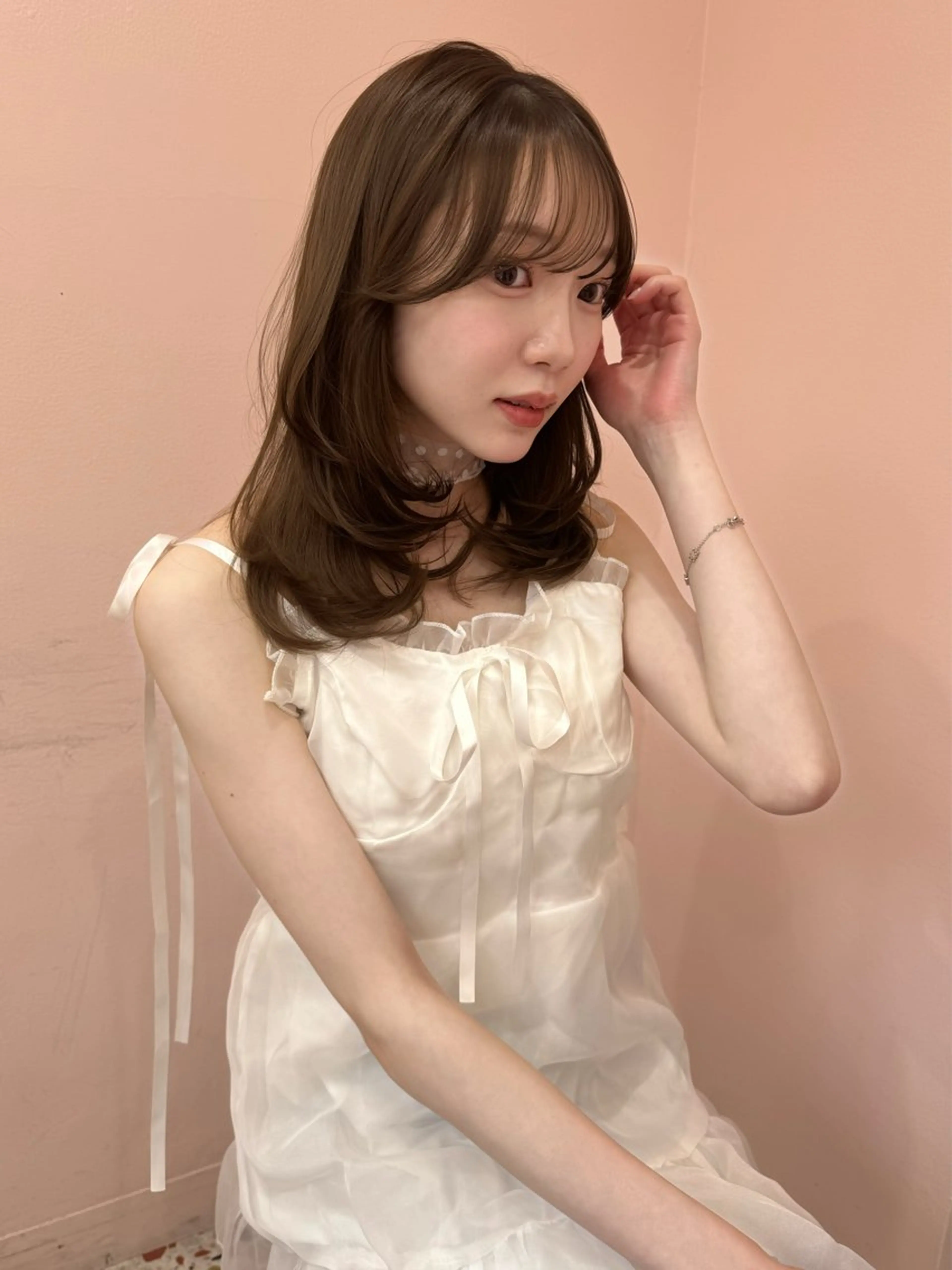 ミディアム くびれヘア 顔まわりレイヤー 顔周りカット 韓国風ヘア くびれレイヤー カット ヘアカラー トリートメント 顔周り/透明感カラー REINA𓍯のヘアスタイル