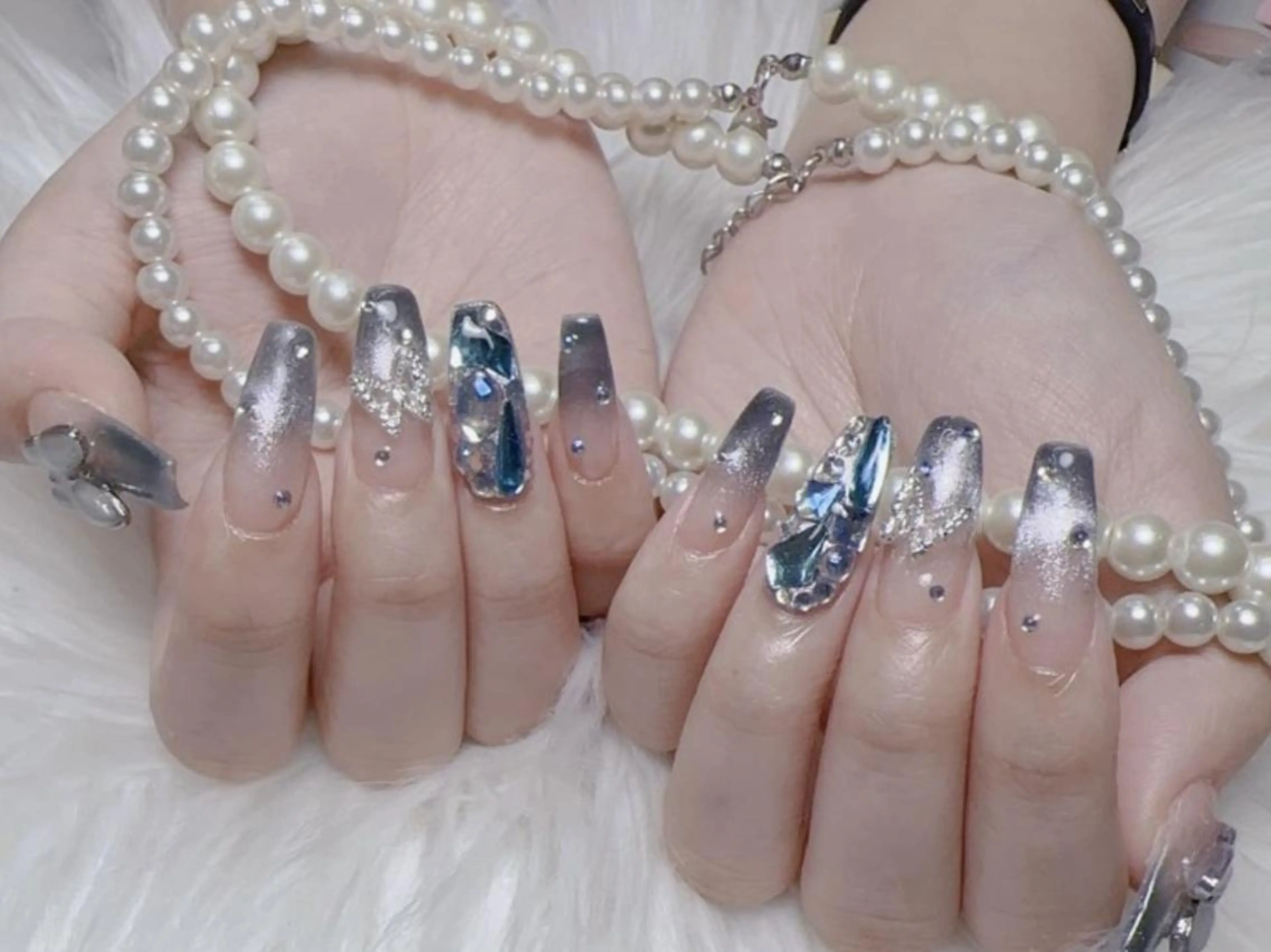 メンズ ネイル アートネイル フレンチネイル ジェルネイル キラキラネイル パラジェル Bloom kabukiのネイルデザイン