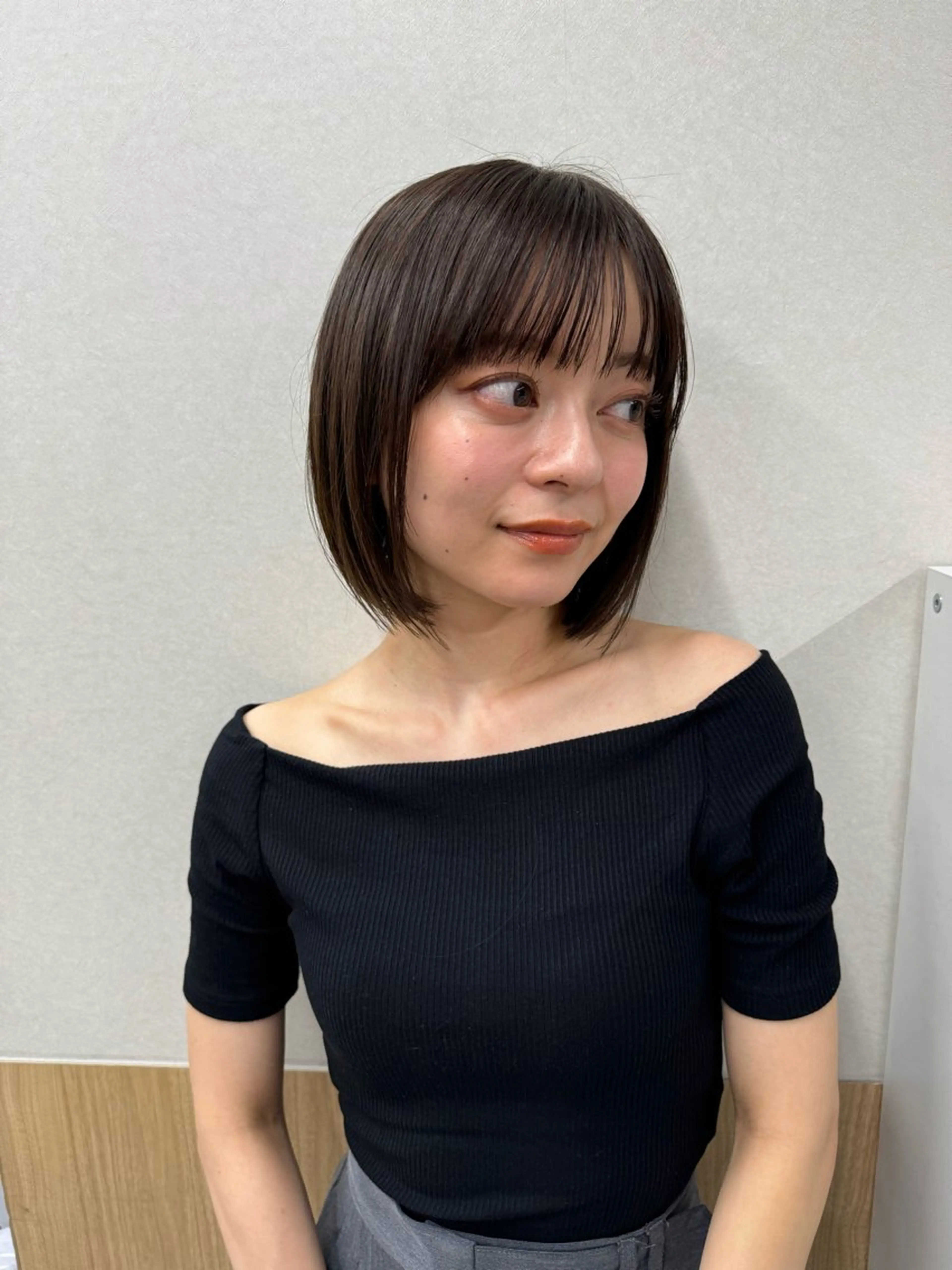 ミディアム 縮毛矯正 レイヤー・ボブカット 透明感カラーこうたのヘアスタイル