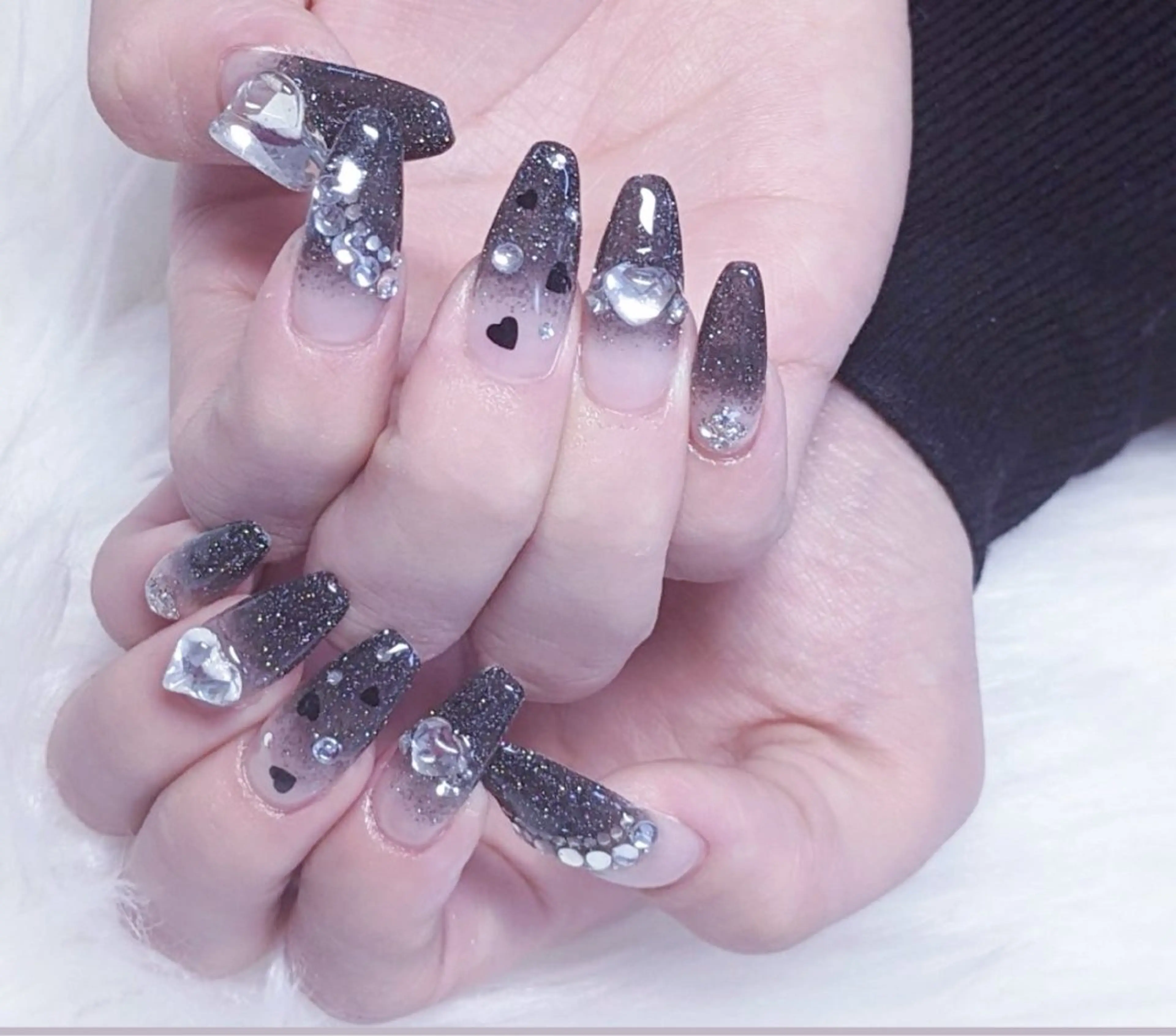 ネイル ハンドネイル MoonNail ユリ🌸のネイルデザイン