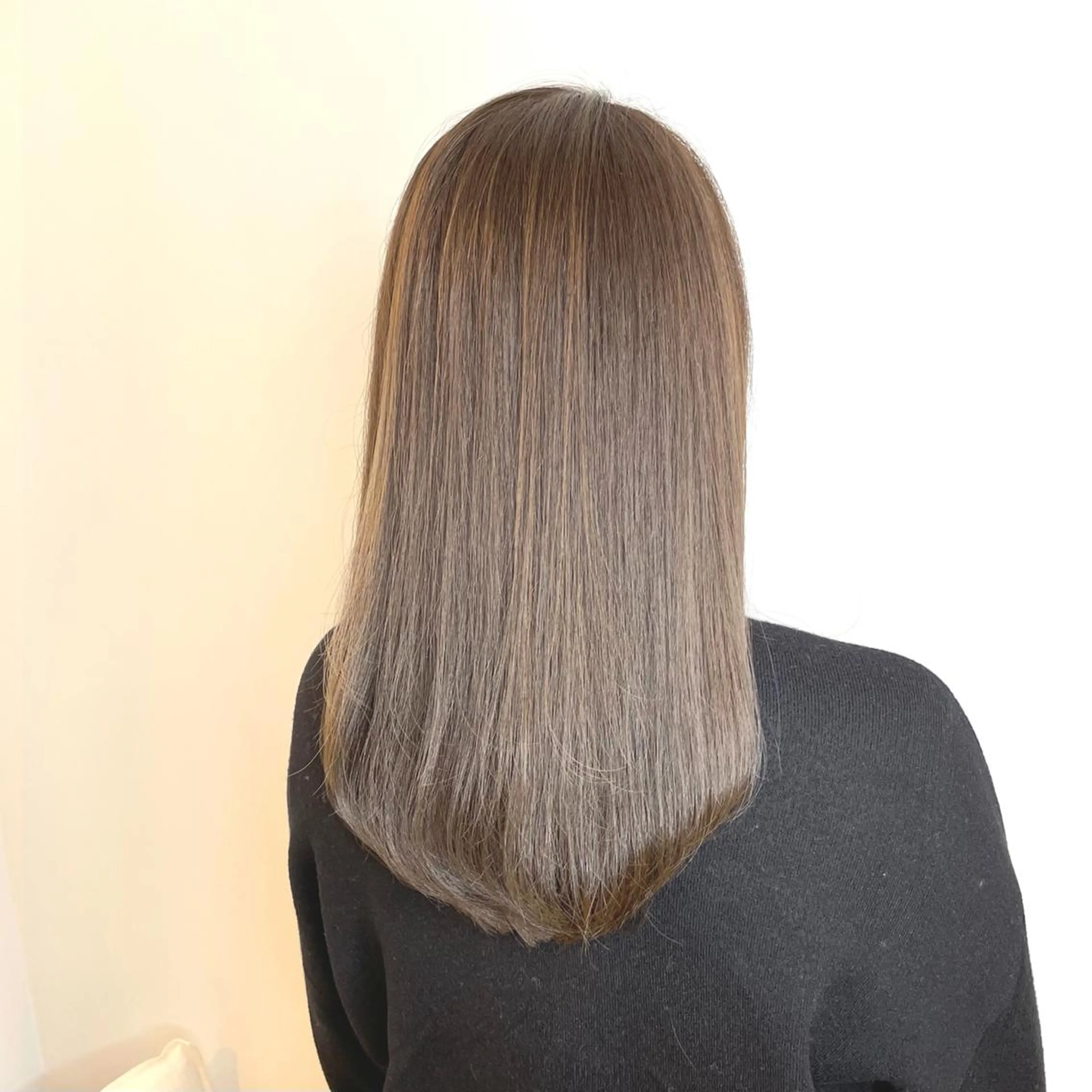 セミロング カラー シンカ 表参道のヘアスタイル