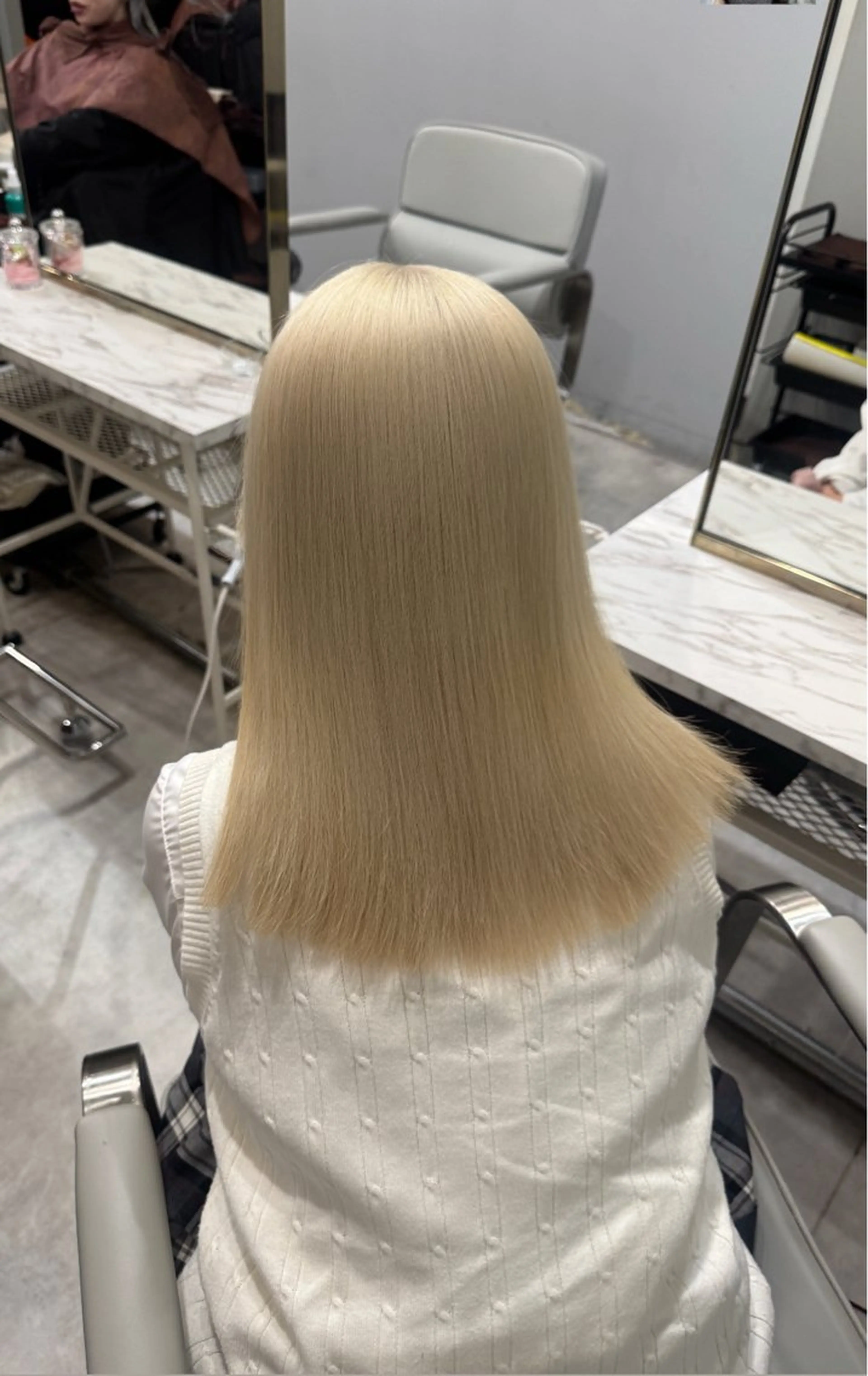 セミロング カット ヘアカラー トリートメント ヘアセット 🩶ブリーチ/ レイヤー🩶フミカのヘアスタイル