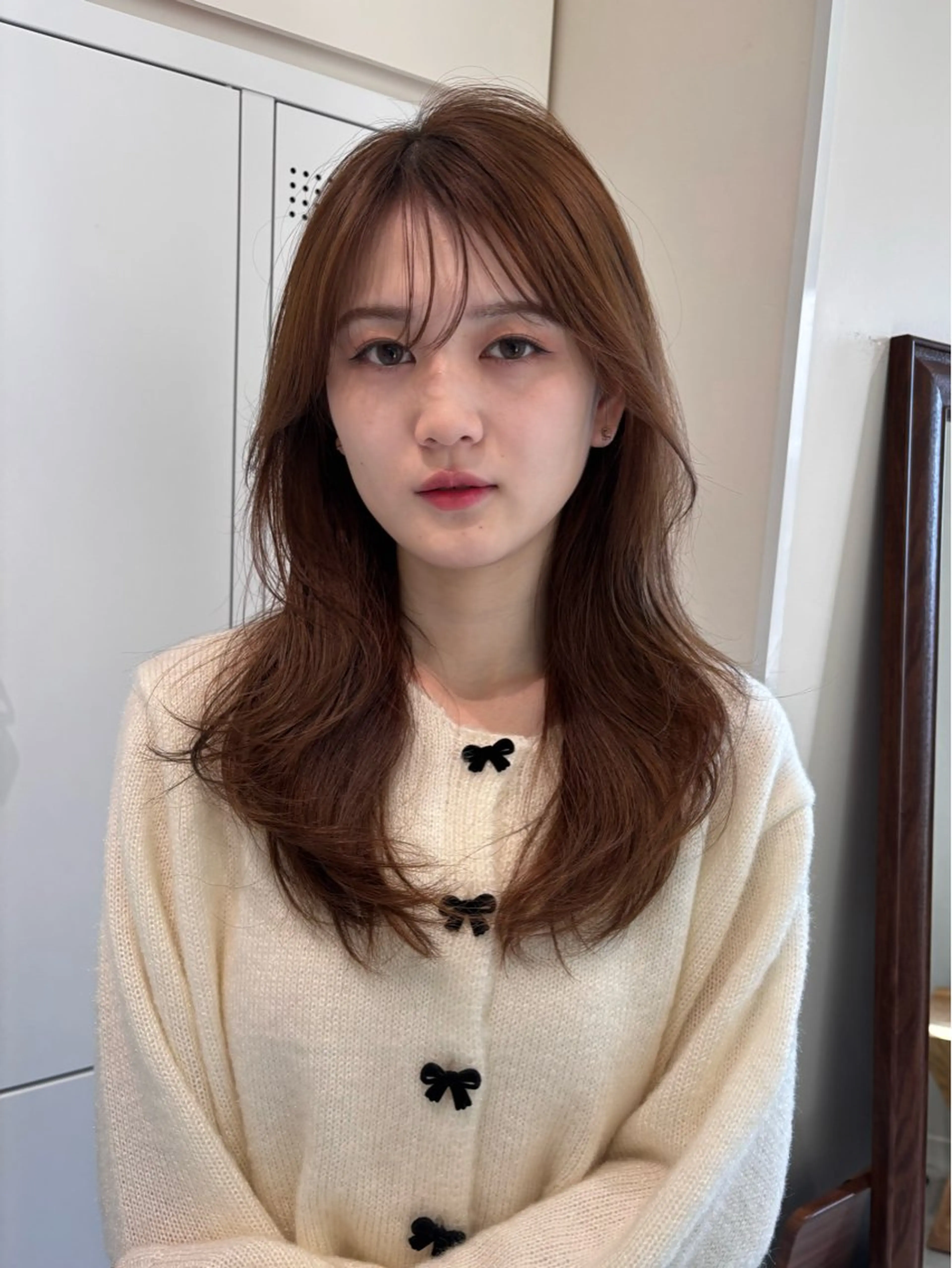 セミロング カラー ヘアカラー 垢抜け小顔レイヤー オリーブ/スミレのヘアスタイル