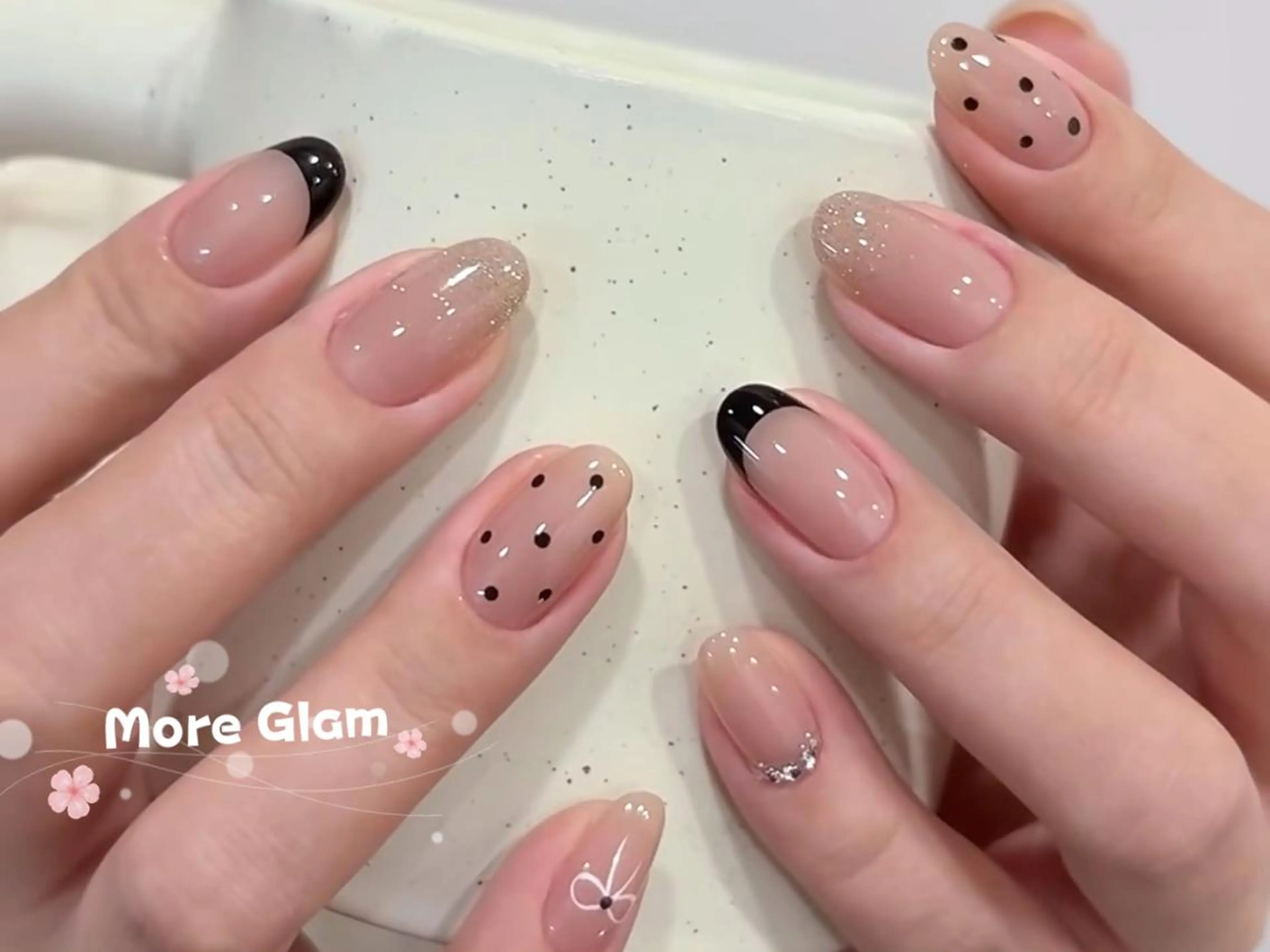 ネイル 長さ出し フットネイル フレンチネイル ジェルネイル ガラスフレンチ MoreGlam ネイルのネイルデザイン