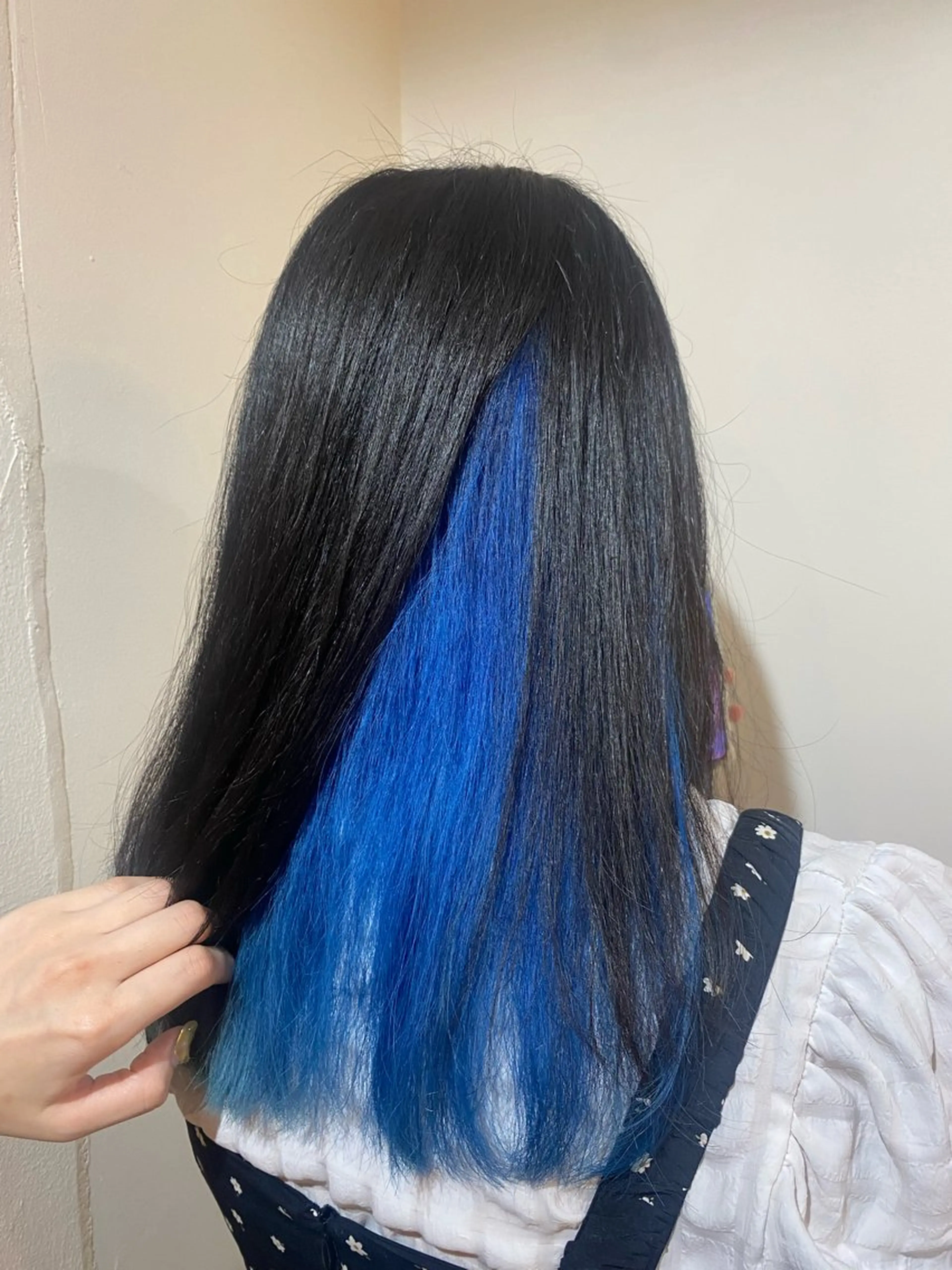 ミディアム COLO✨️ 白川綺香のヘアスタイル