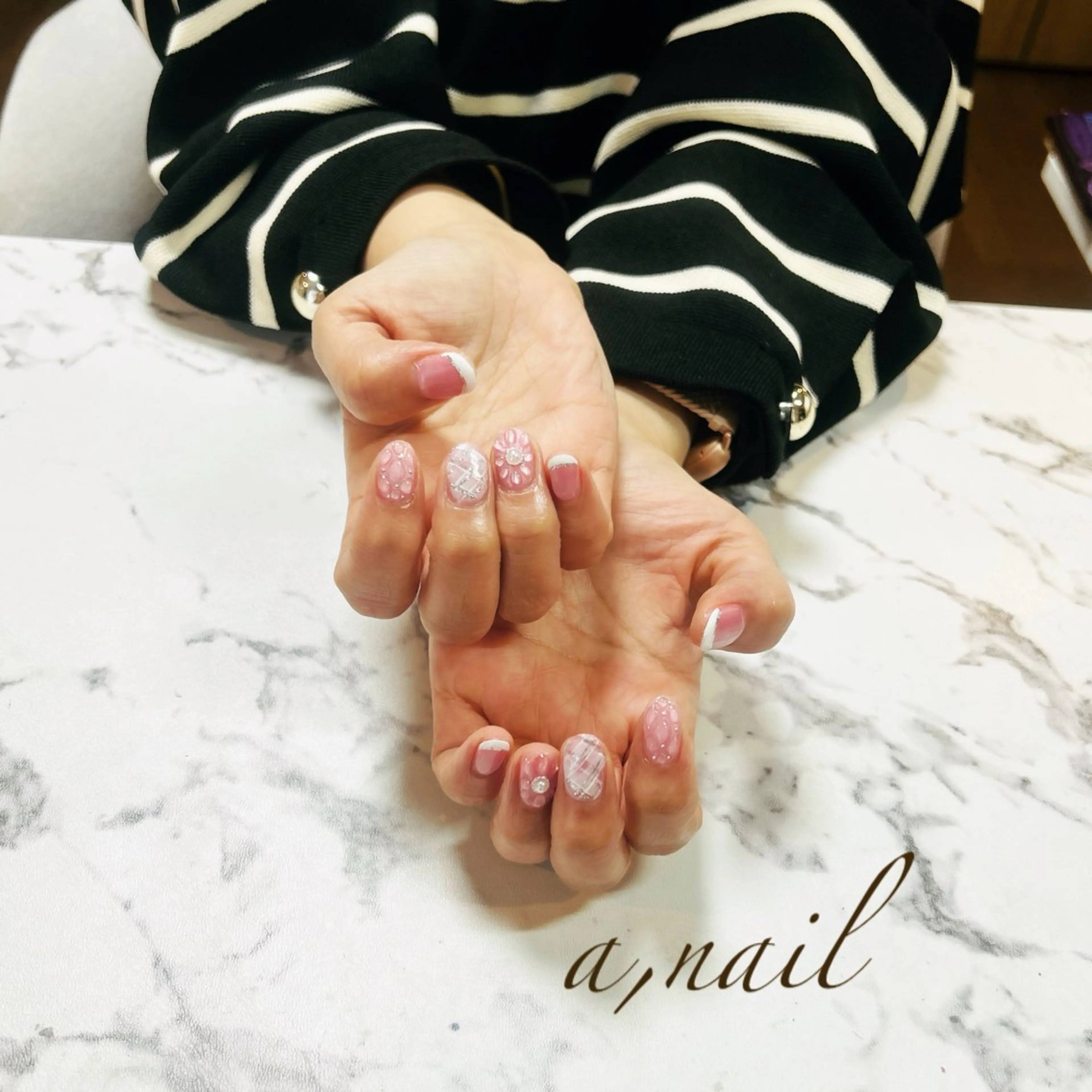 ネイル フレンチネイル キラキラネイル ラメ(グリッター) ハンドネイル ネイルサロン エーネイルのネイルデザイン