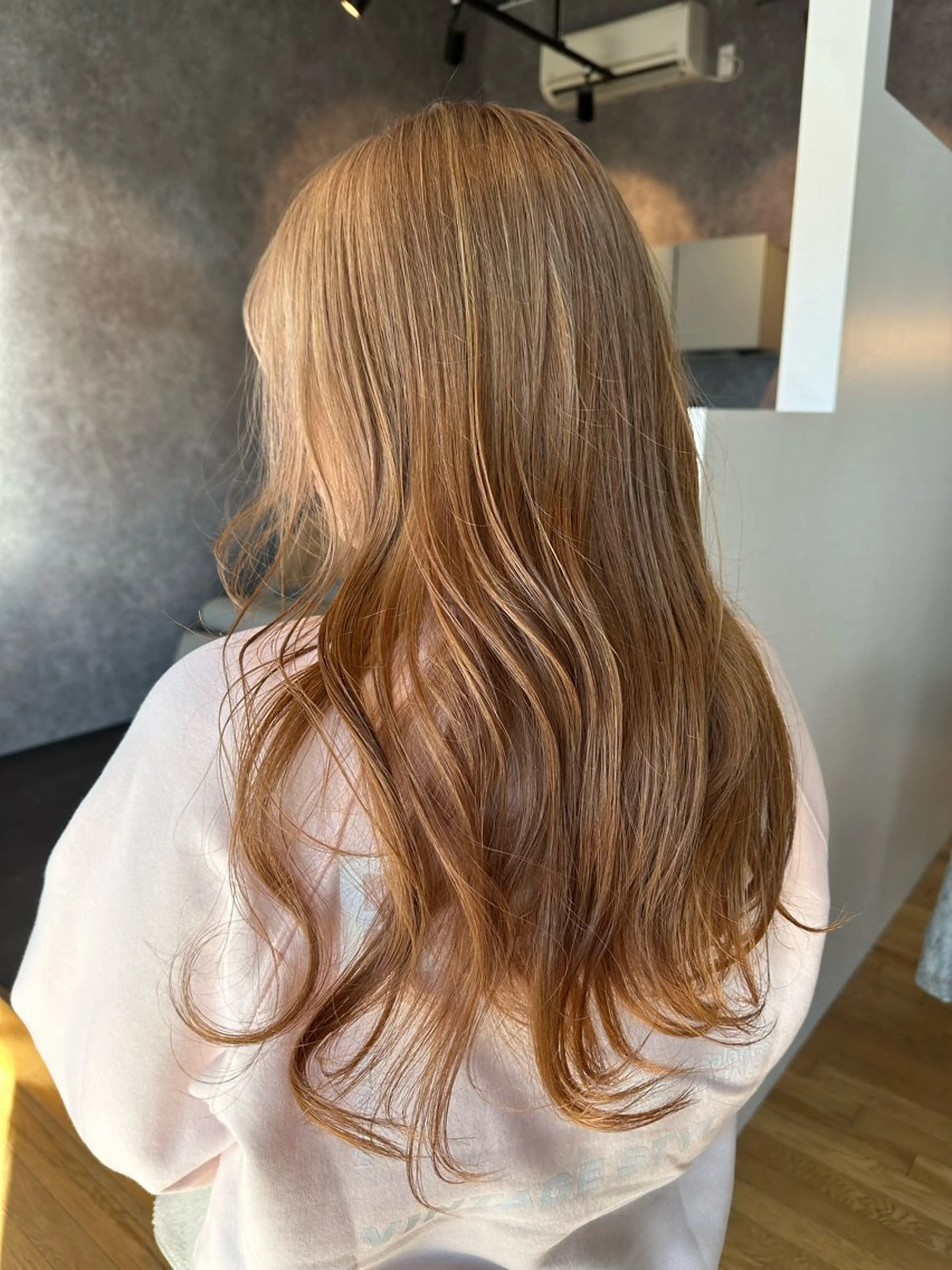 【👑人気NO.1👑】ケアブリーチ＋オンカラー⭐️の写真