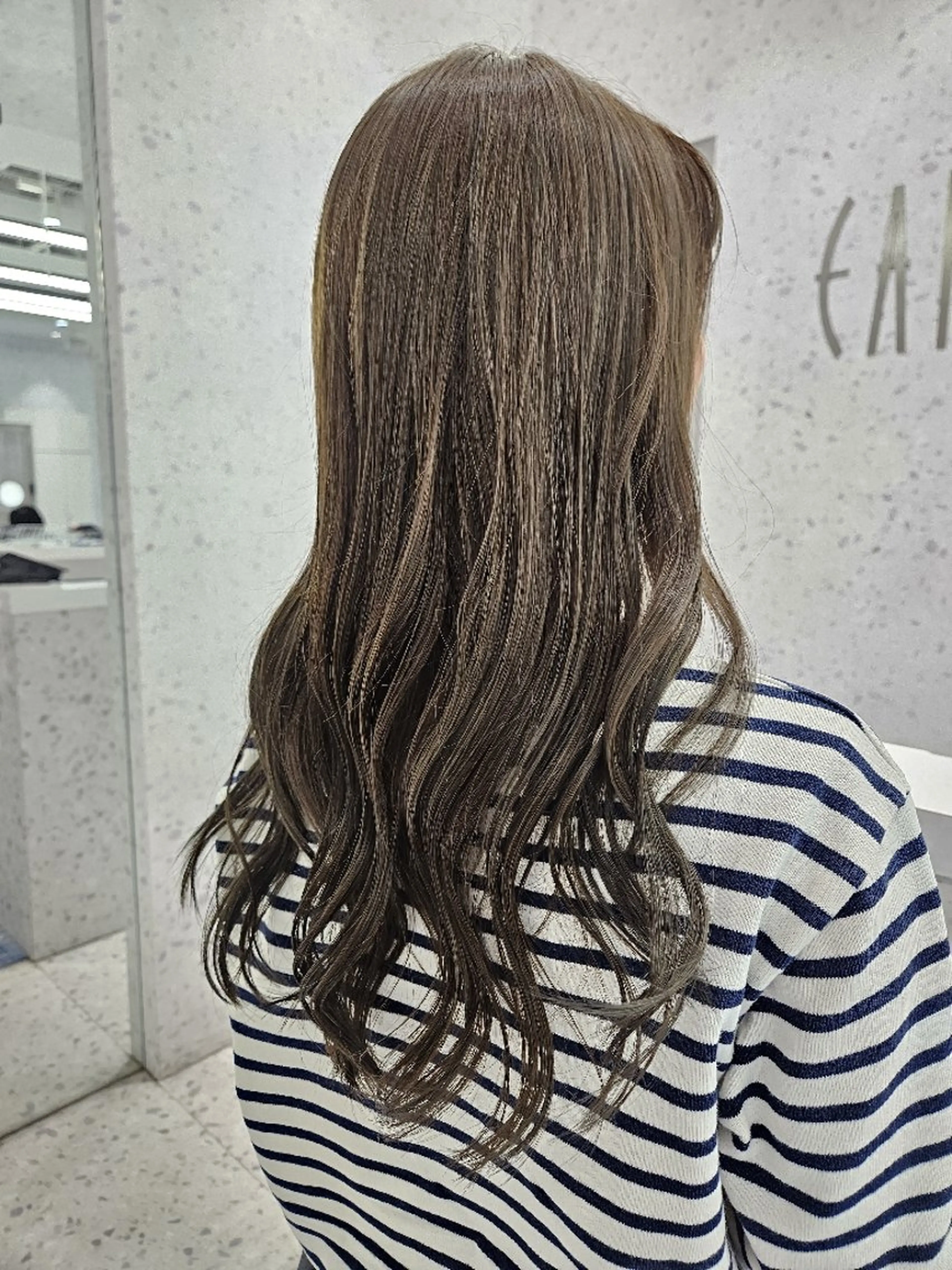 ロング 外国人風カラー ハイライト ロング ヘアカラー 竹内 実咲のヘアスタイル