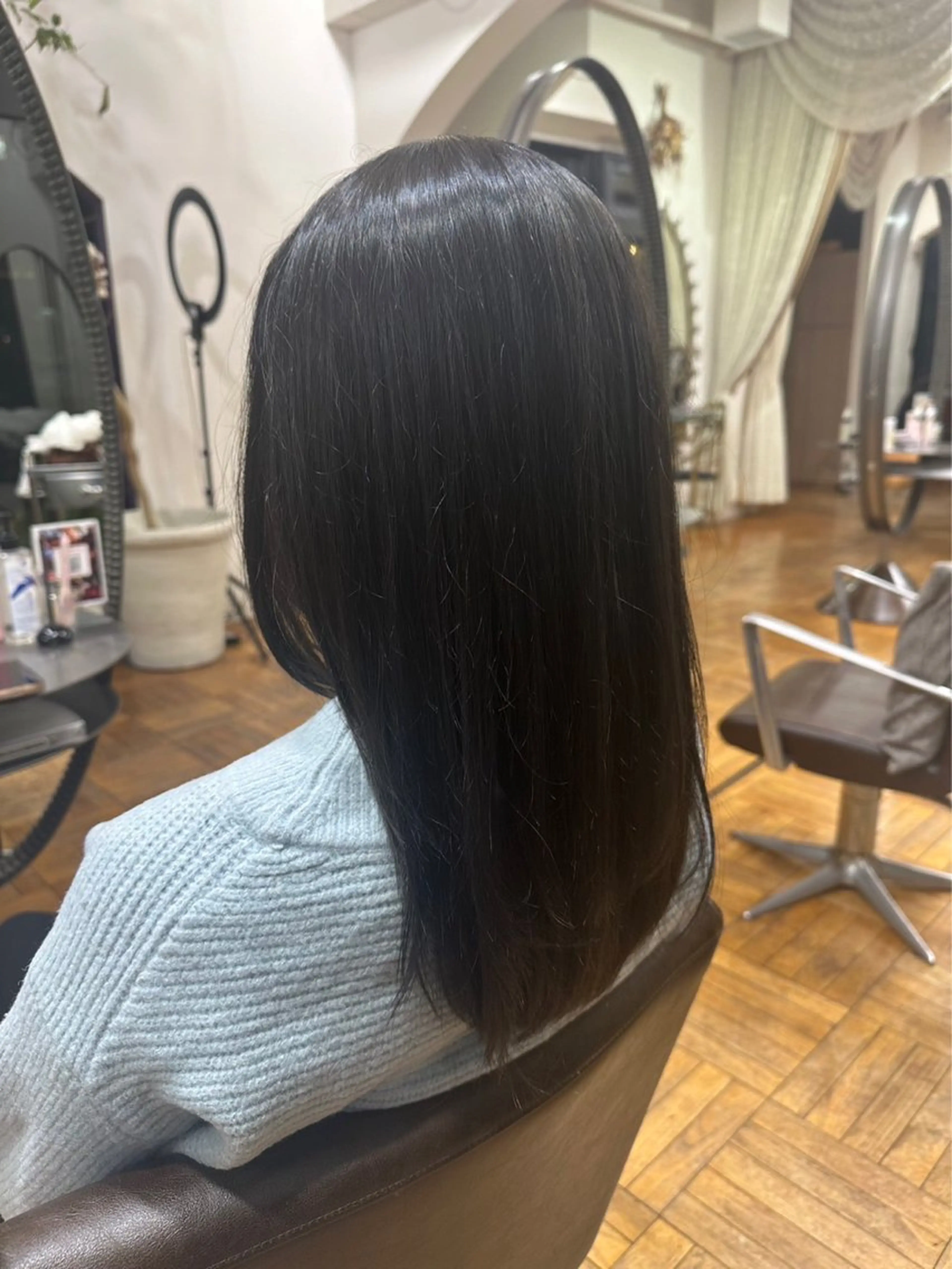 ロング トリートメント ARMONY表参道店所属・韓国風レイヤーカラー ライムのヘアスタイル