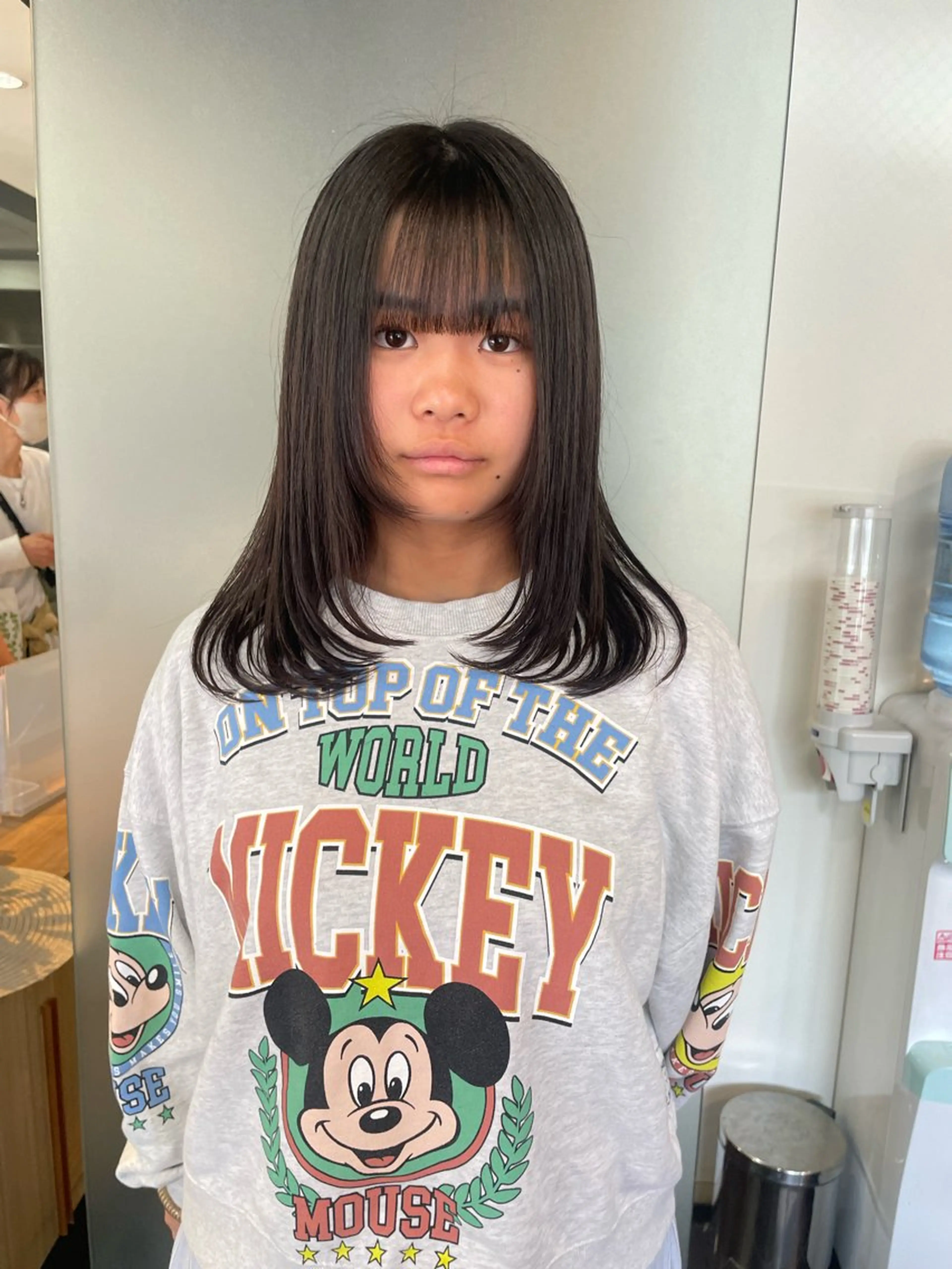 ミディアム カット ハイトーン/レイヤー 似合わせ・ユキノのヘアスタイル