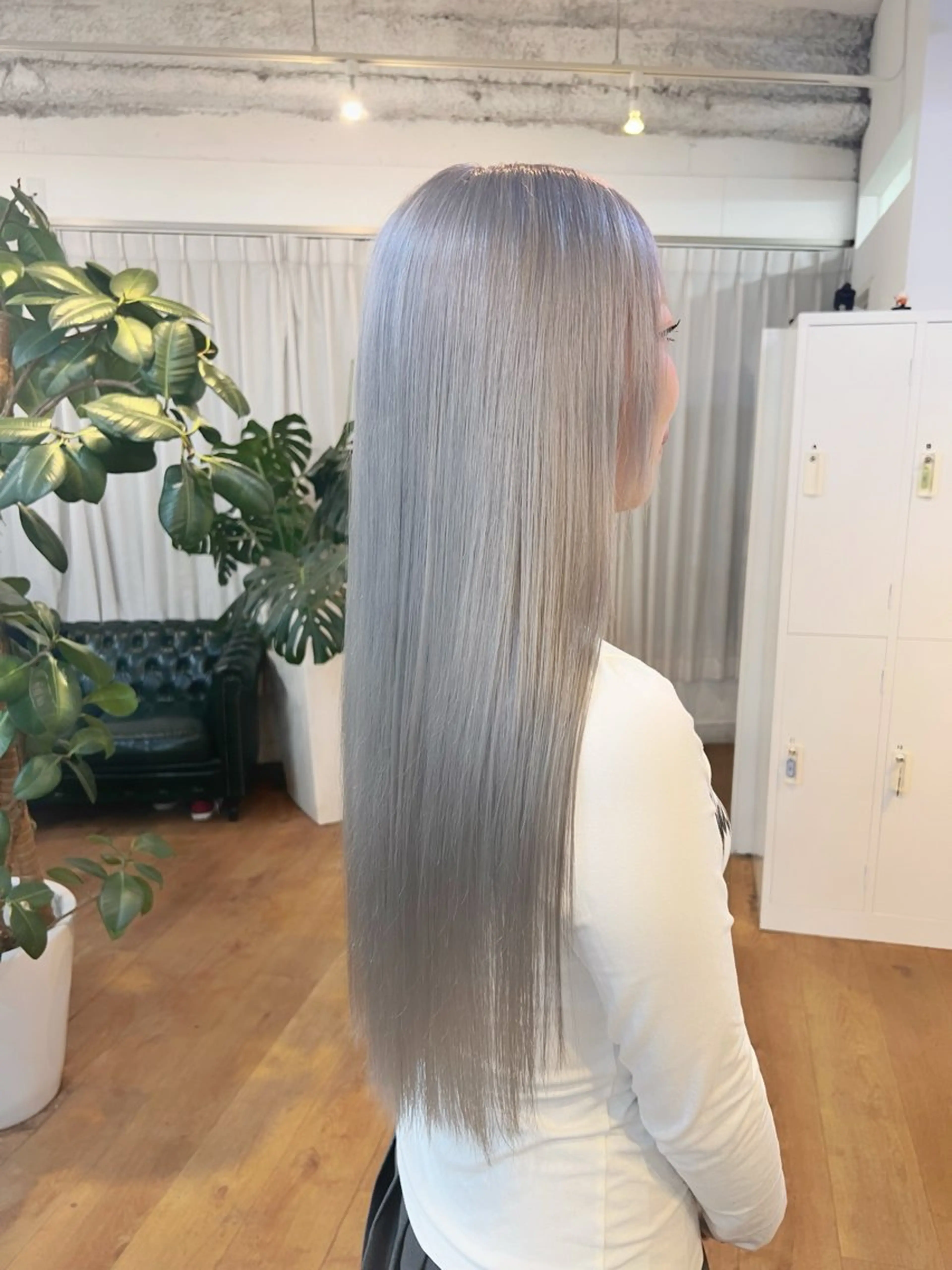 ロング カラー シルバー ホワイトシルバー 難波ブリーチカラー ⭐︎瀬尾拓充のヘアスタイル