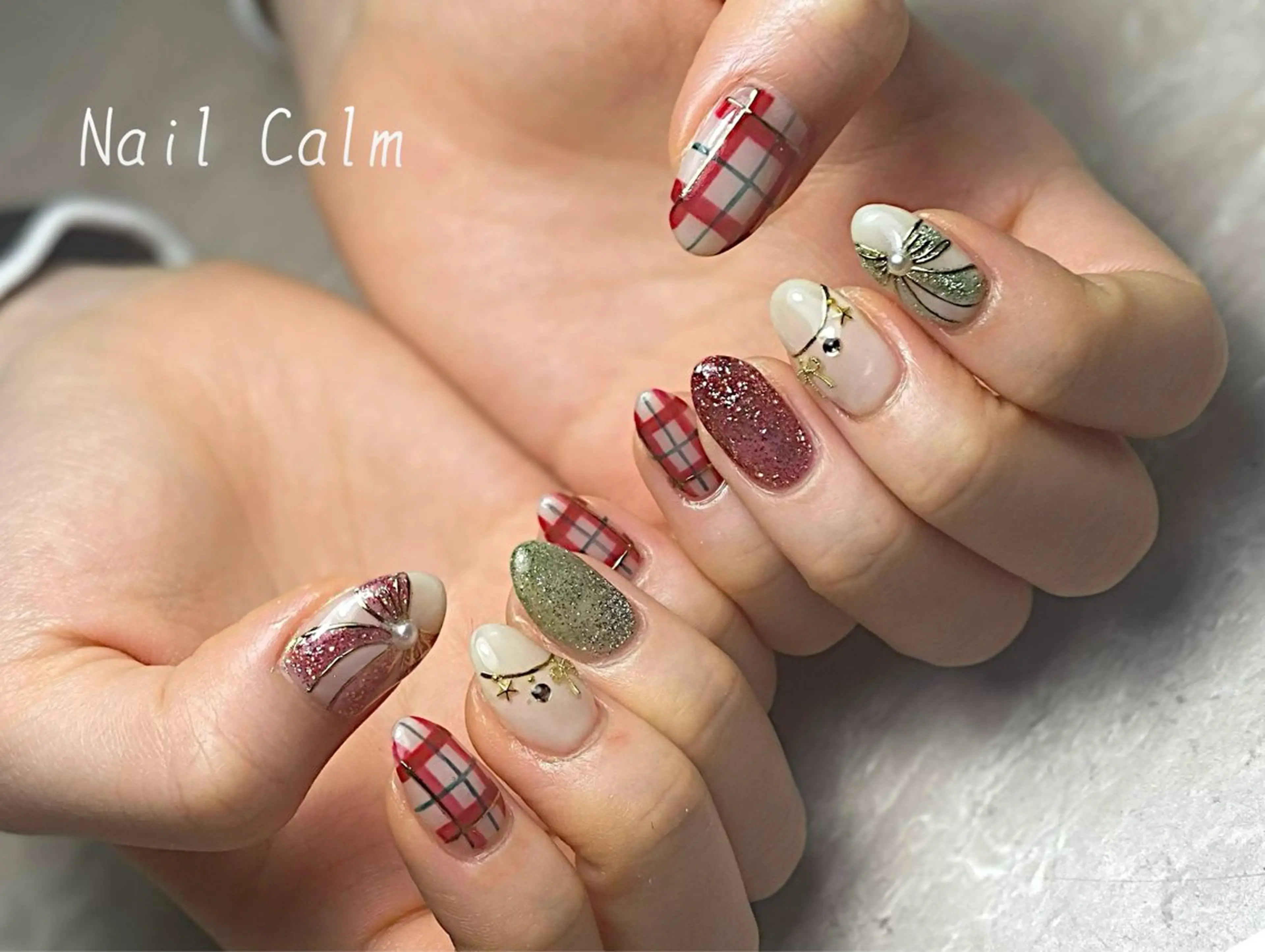 ネイル 冬ネイル クリスマス ハンドネイル Nail Calm所属・プライベートサロン Calmのネイルデザイン