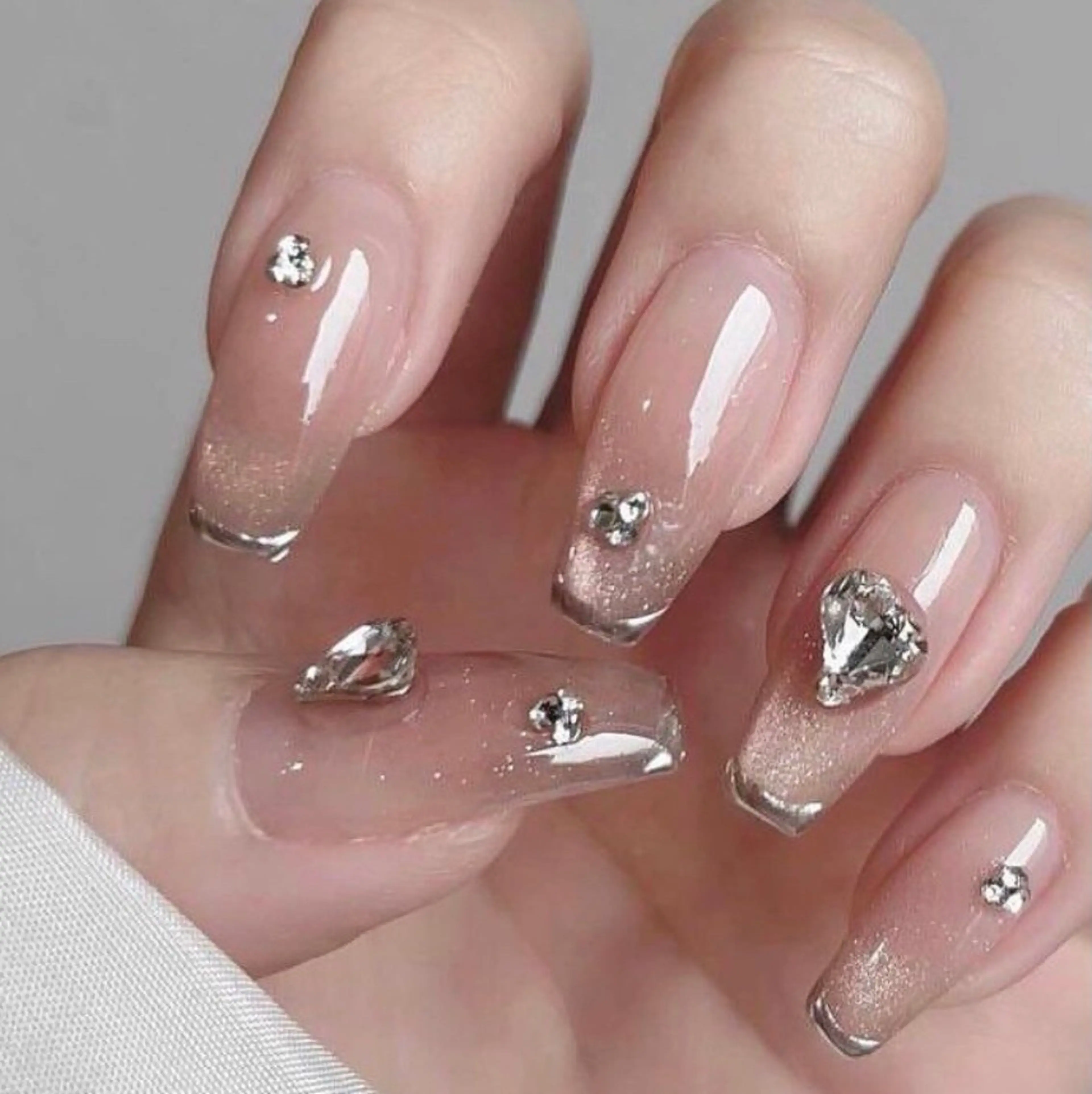 ネイル オーロラネイル フットネイル フレンチネイル ジェルネイル 氷ネイル・うるうるネイル 長いだし/スカルプ/ パラシェルN.oneのネイルデザイン