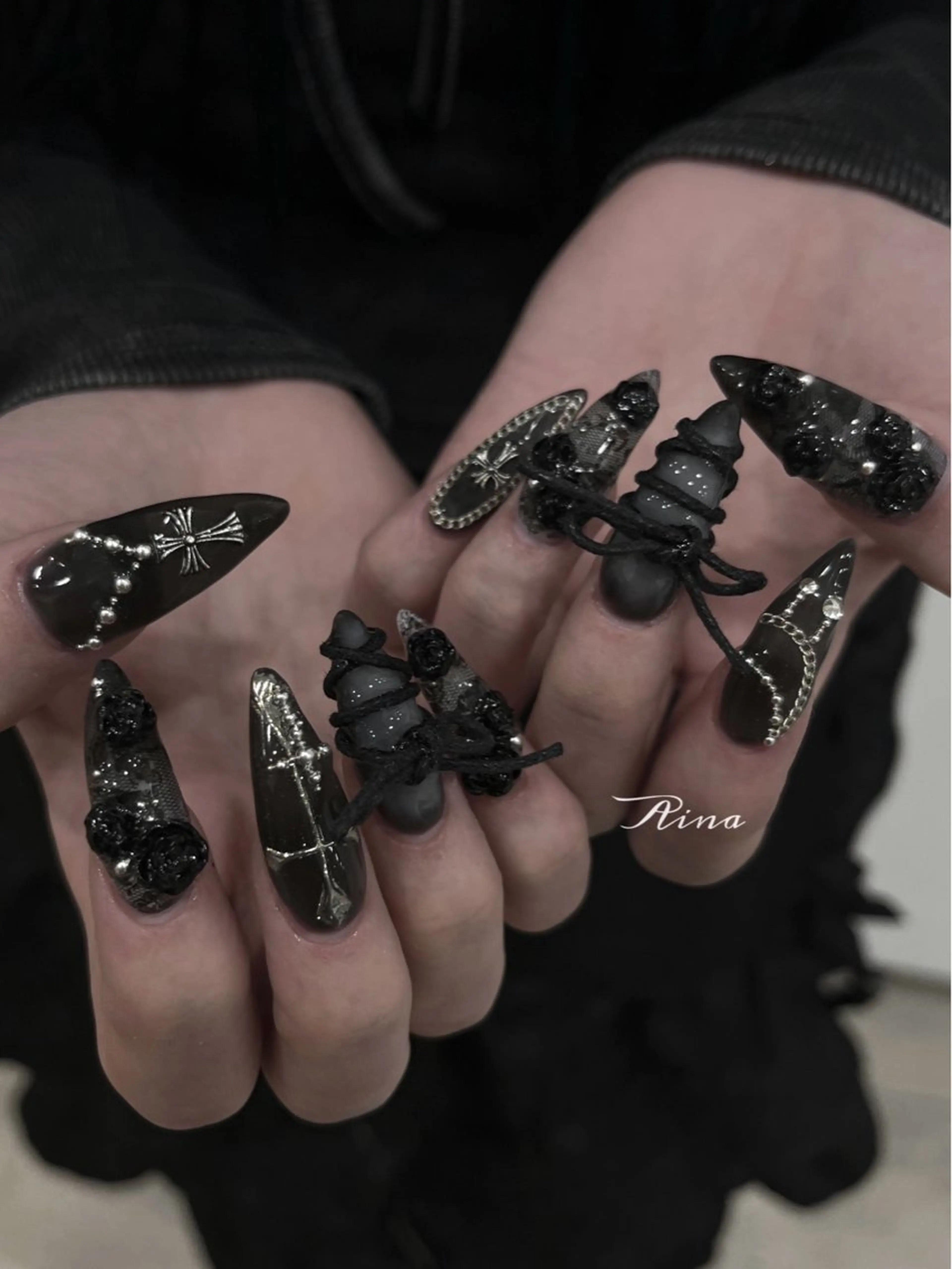 ネイル ハンドネイル moca心斎橋店 Aina🐈‍⬛🤍のネイルデザイン