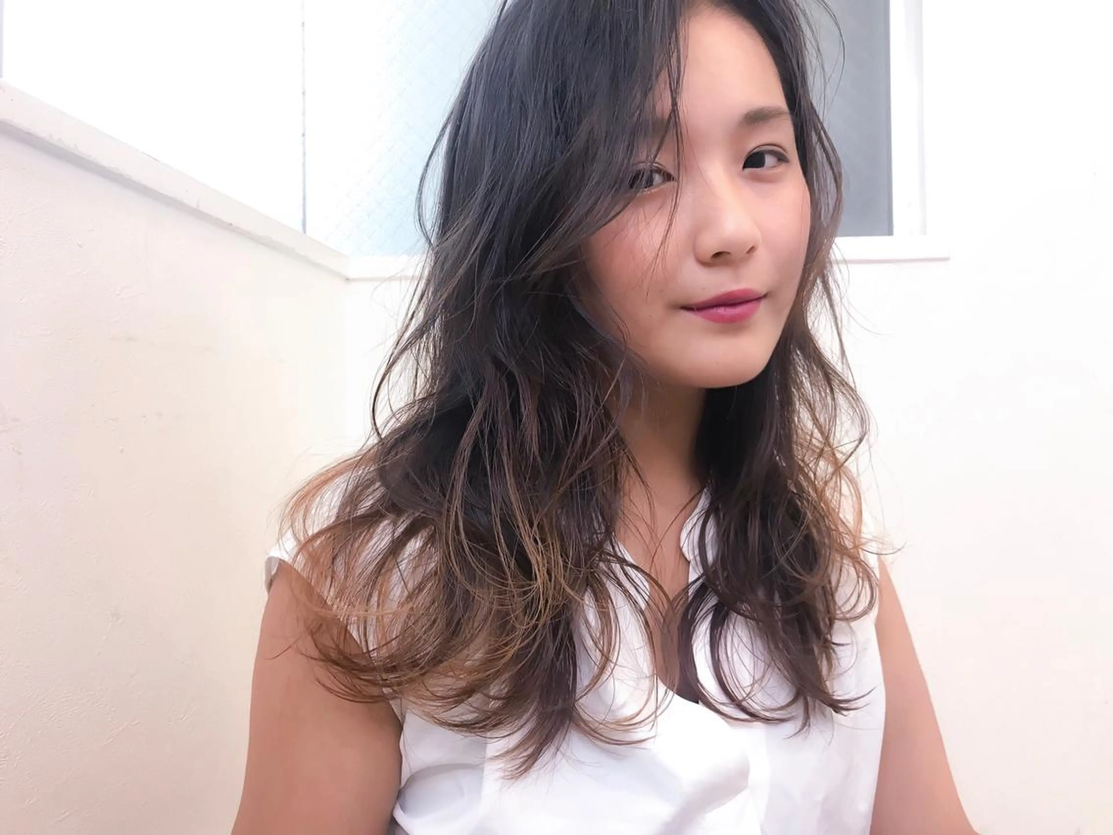 セミロング 美髪矯正・レイヤー 倉友哉のヘアスタイル