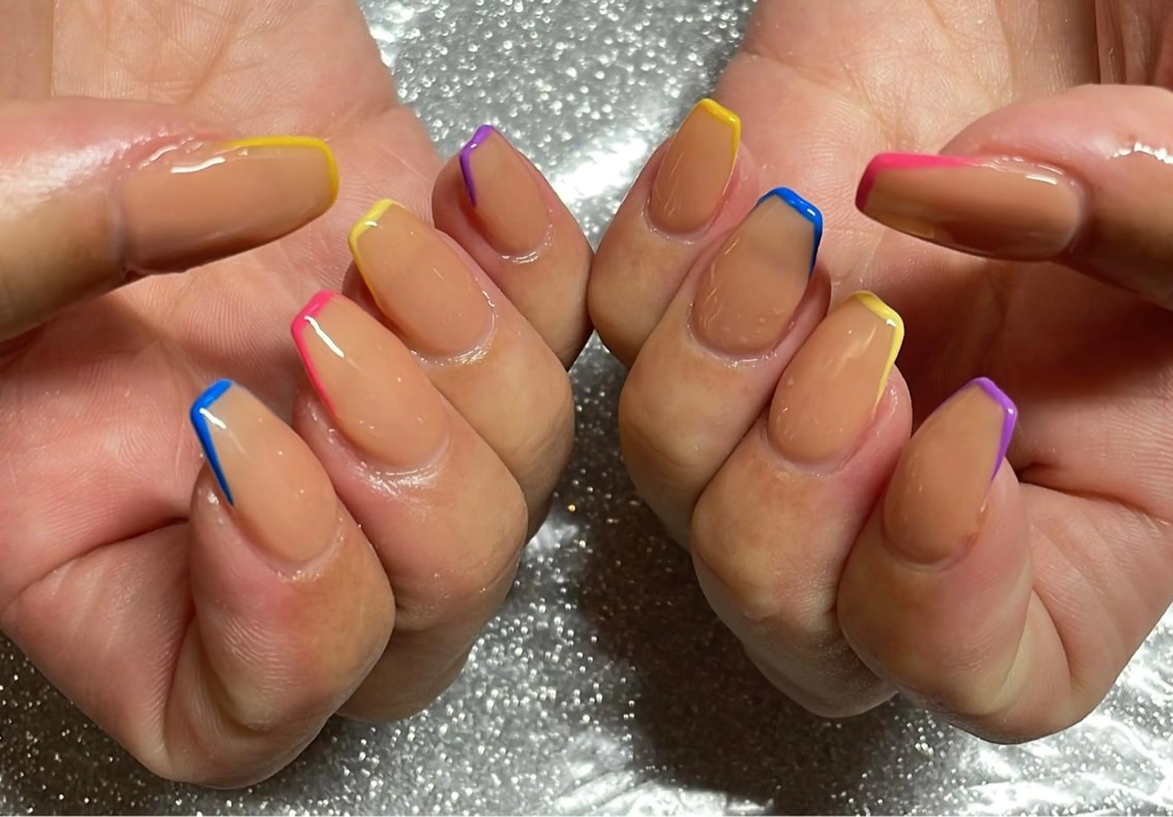 ネイル ハンドネイル VIERU 🌈🎀💖のネイルデザイン