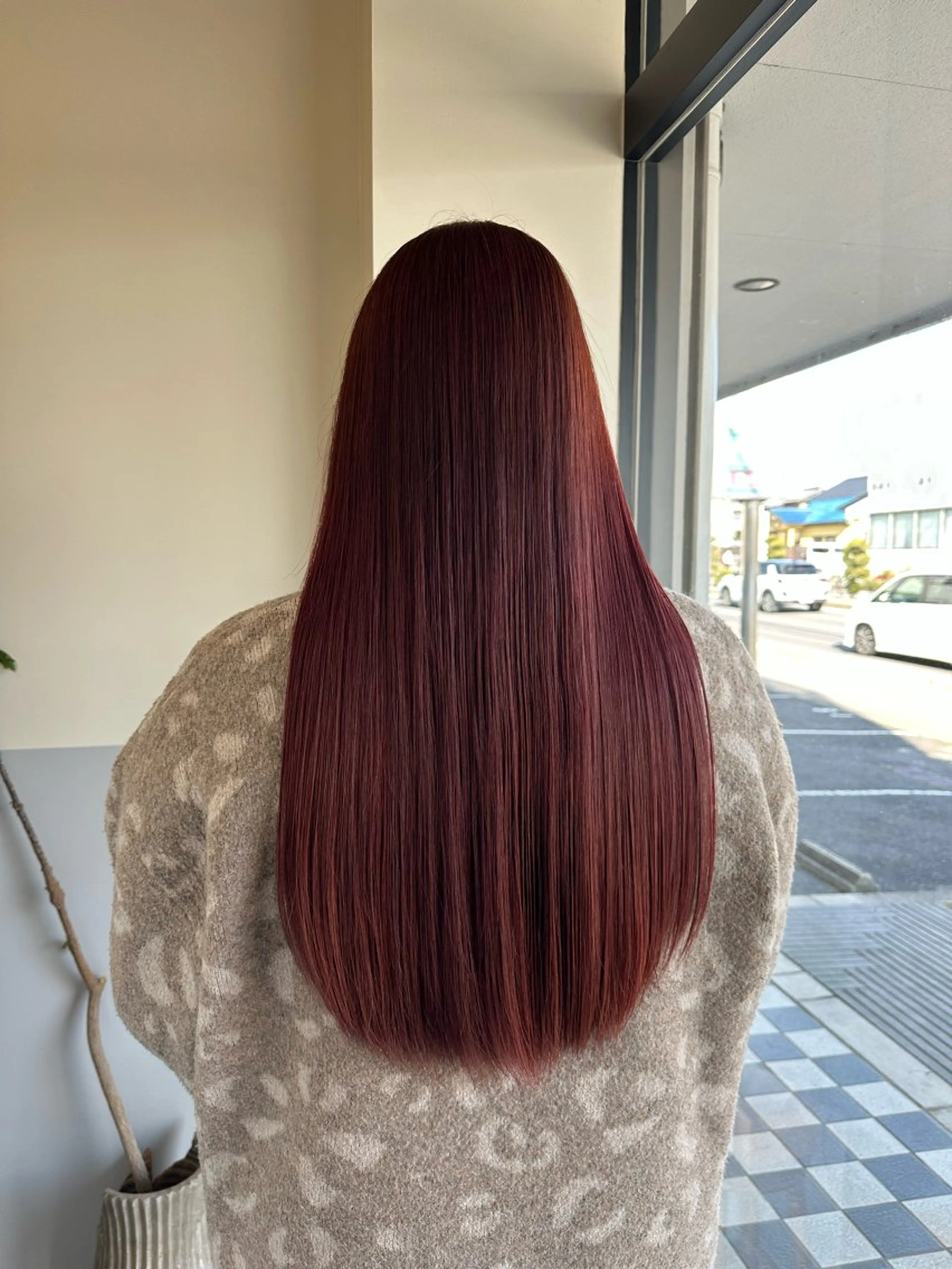 ロング カラー ブリーチ ブリーチなしカラー レッドカラー 三浦彩那/ 透明感カラー/岡崎のヘアスタイル