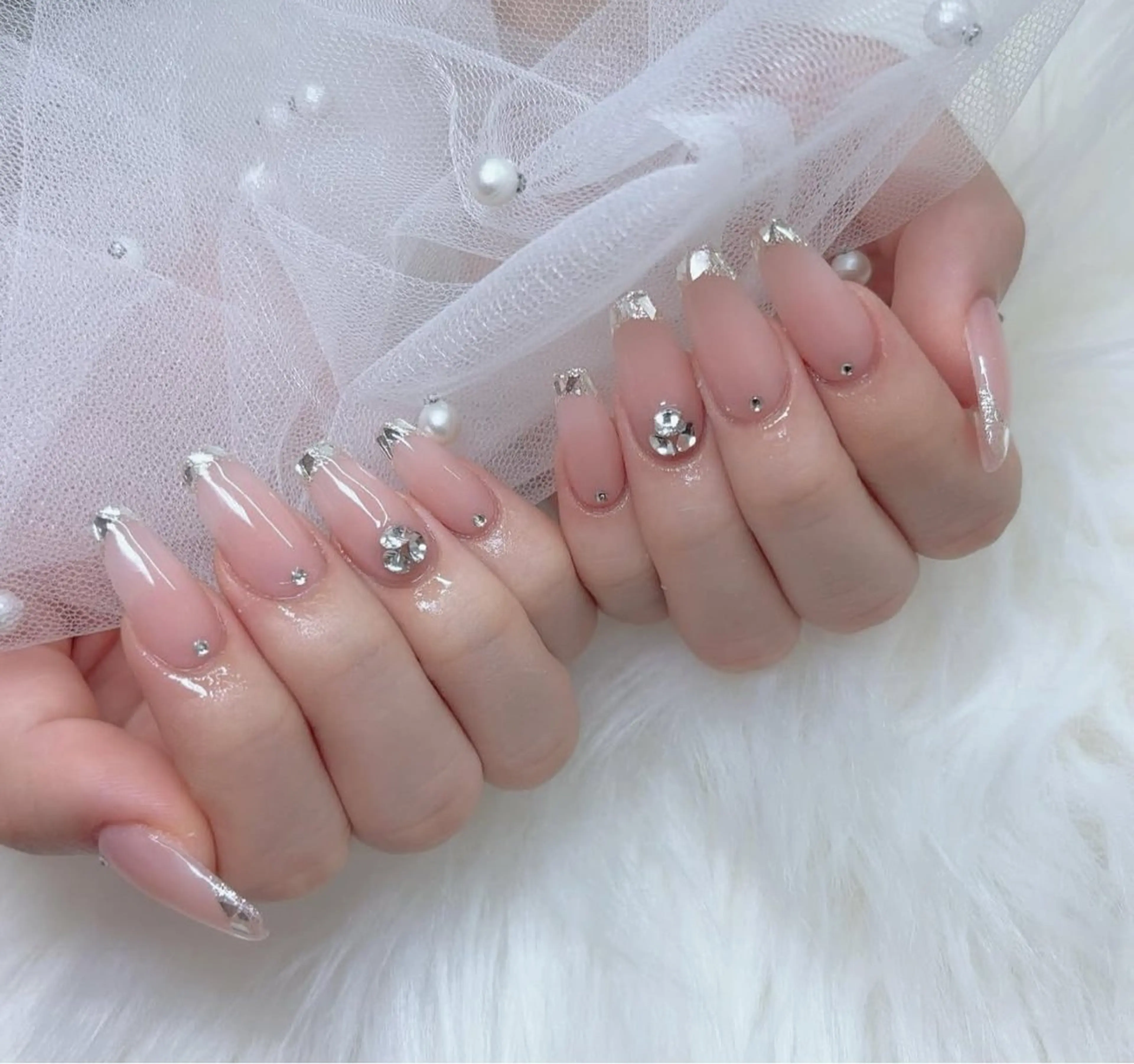 ネイル アートネイル グラデーション キラキラネイル ニュアンスネイル オフィスネイル ハンドネイル Amee Nail Salonのネイルデザイン