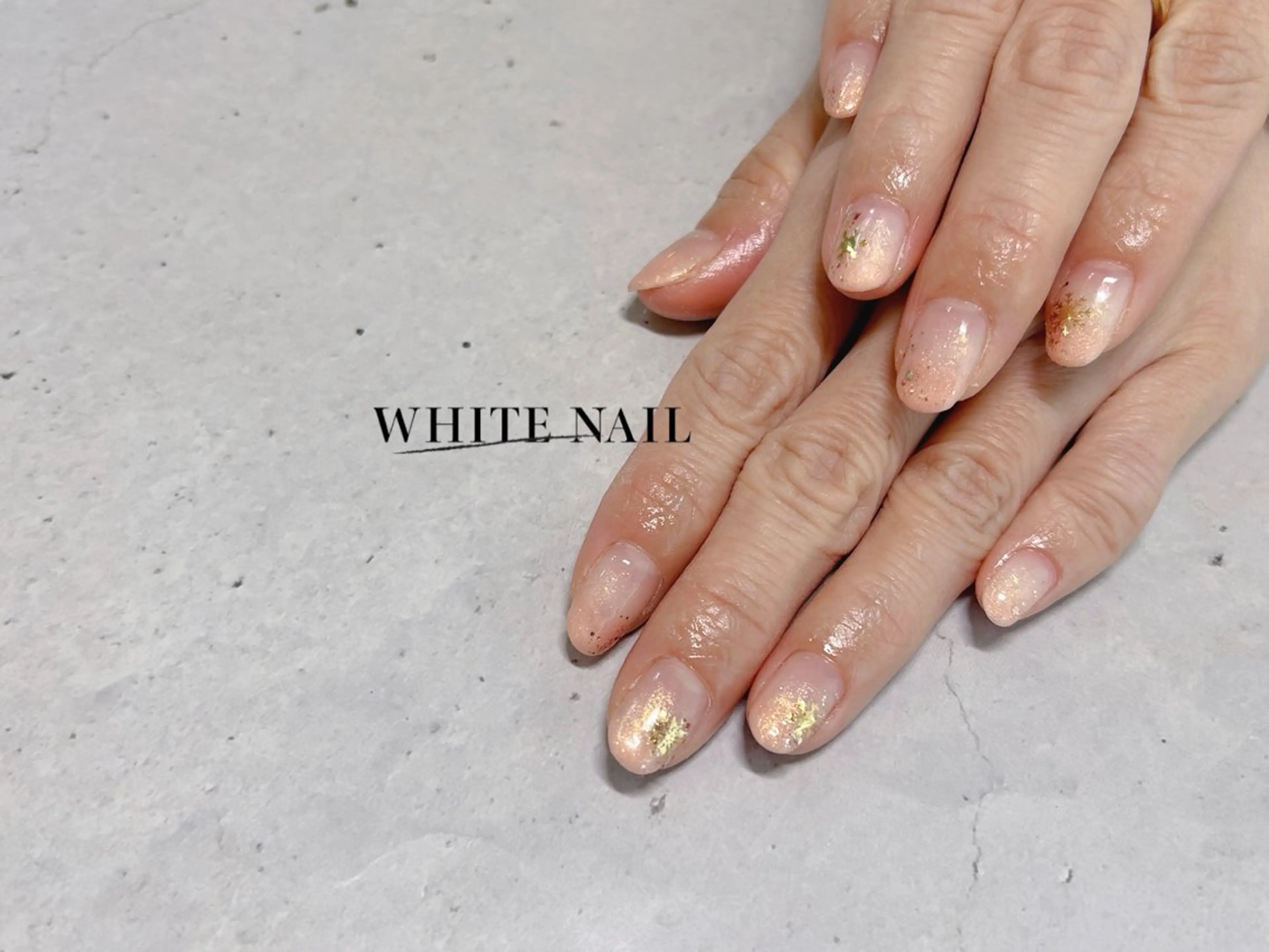 ネイル グラデーション ハンドネイル WHITE NAIL ホワイトネイルのネイルデザイン