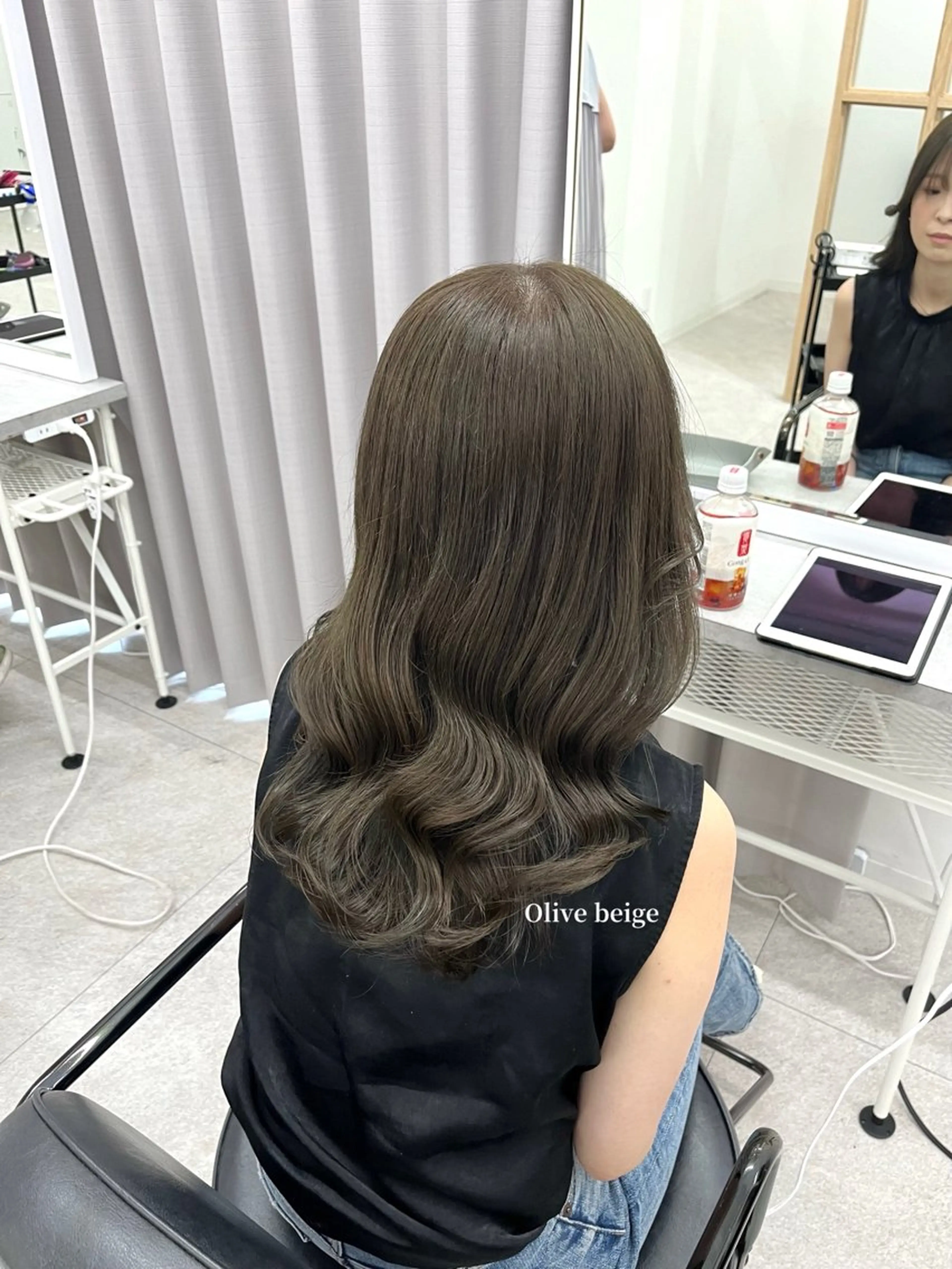 ロング カラー 透明感カラー オリーブカラー 柔らかオリーブ🌿 HIMARI🌻のヘアスタイル