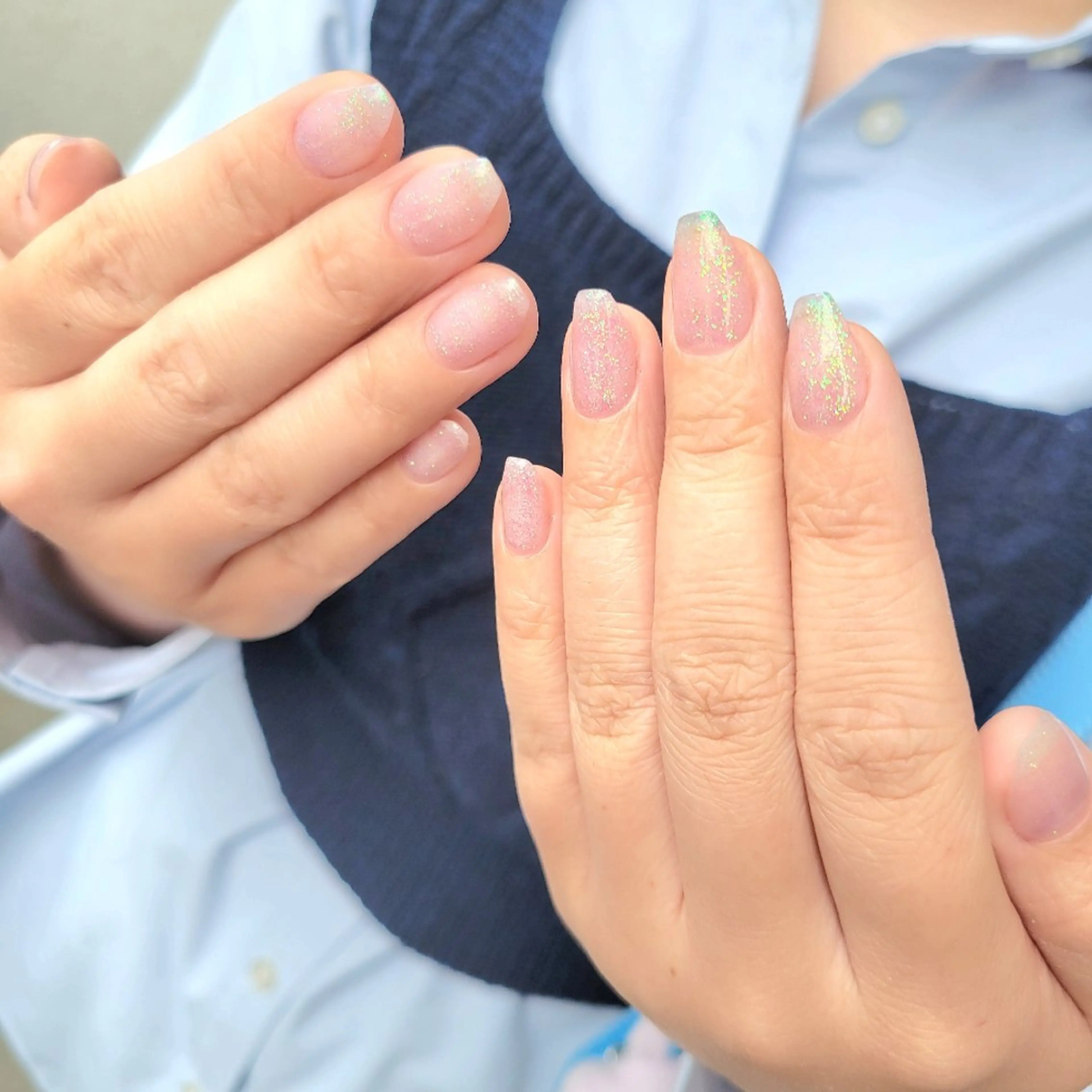 ネイル ラメ(グリッター) ラメグラデーション ショートネイル Natsumi 🦊  Nailのネイルデザイン