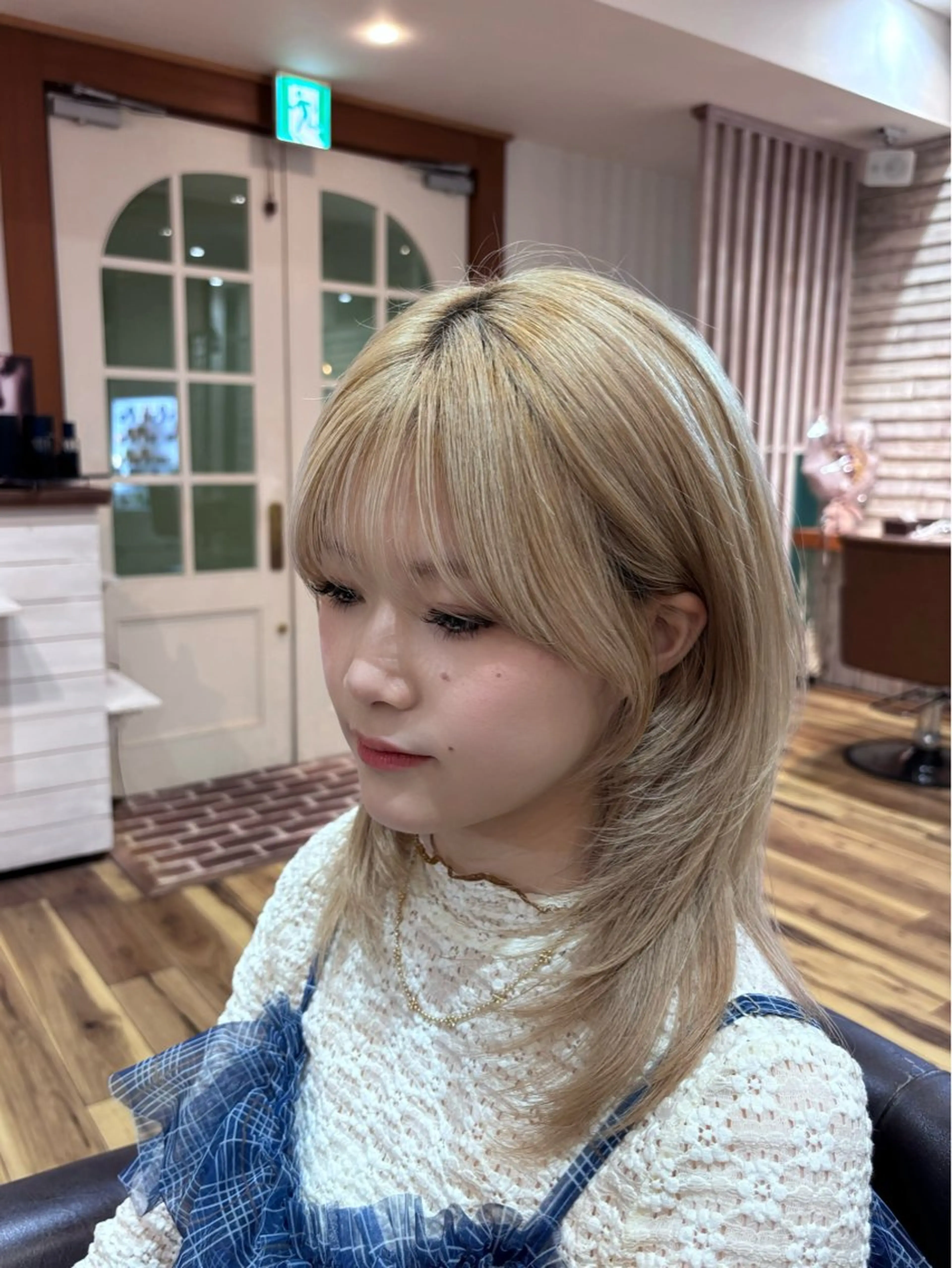 ミディアム カラー 顔周りカット 韓国風ヘア レイヤーカット 小顔カット カット ヘアカラー トリートメント 越冨　レイヤー/ 顔周り特化/髪質改善のヘアスタイル
