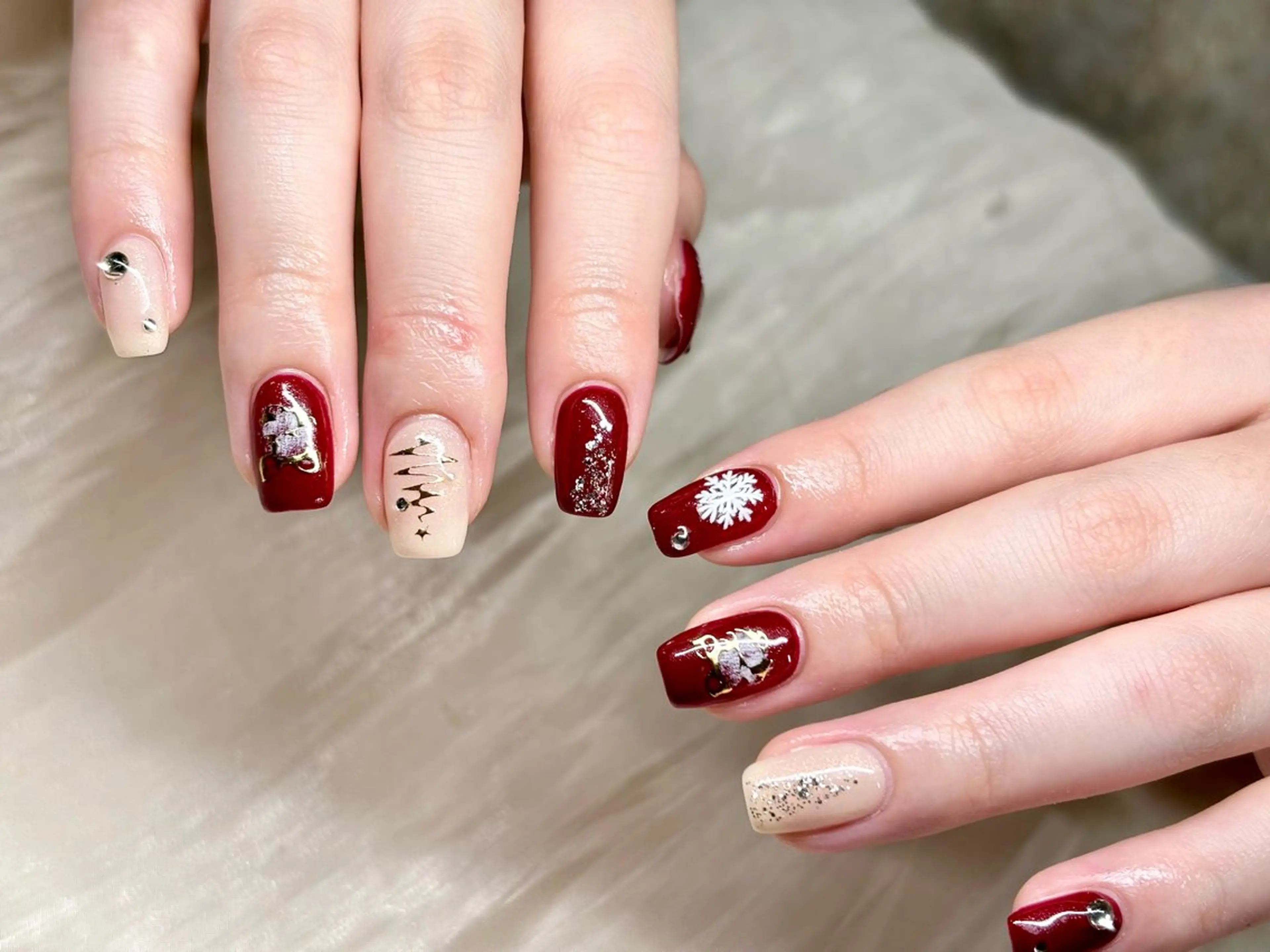 ネイル ニュアンスネイル 冬ネイル クリスマス ETE LUNA NAILのネイルデザイン