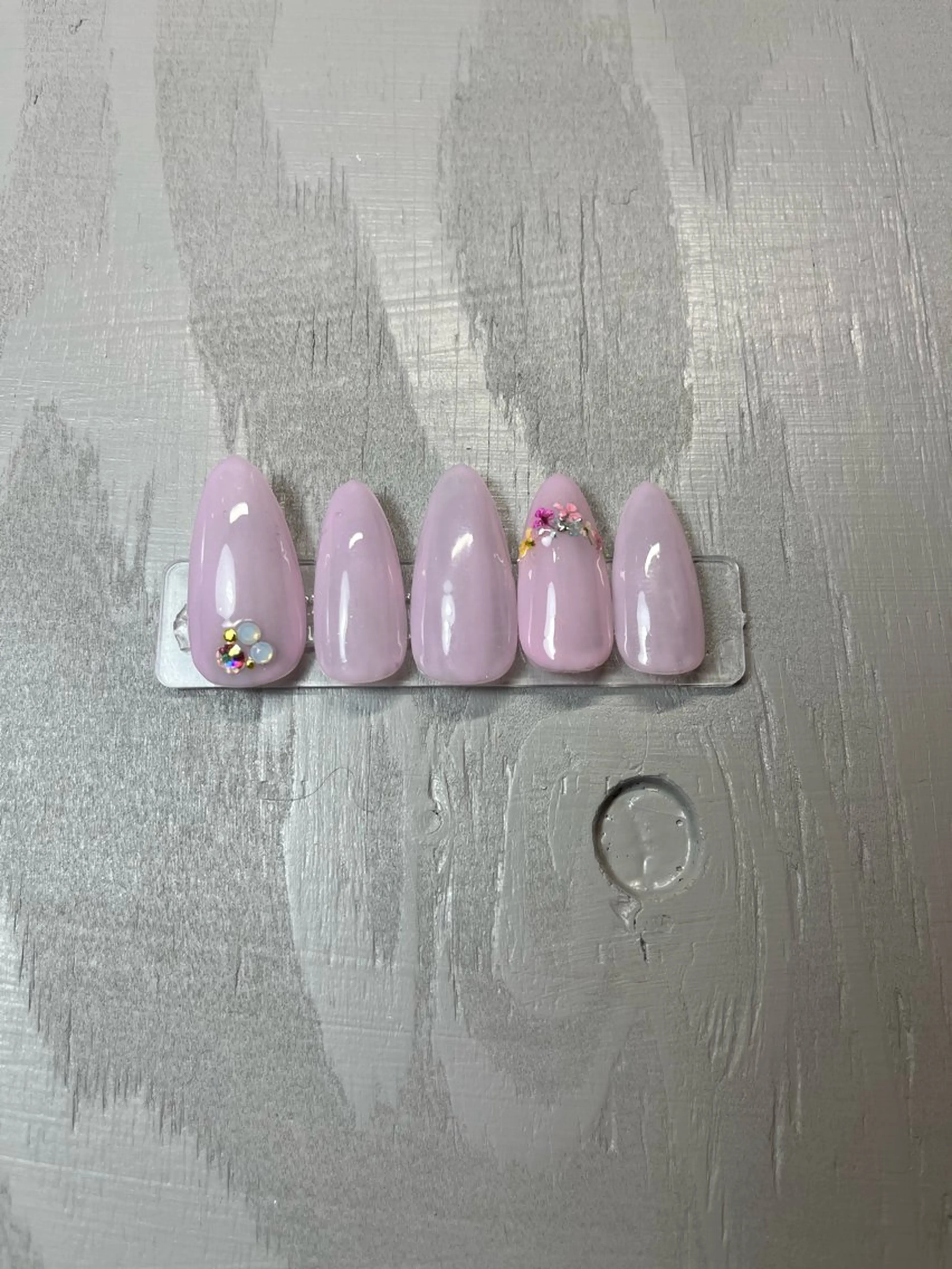 ネイル シンプルネイル ストーンネイル kira-la キララ･:*..のネイルデザイン