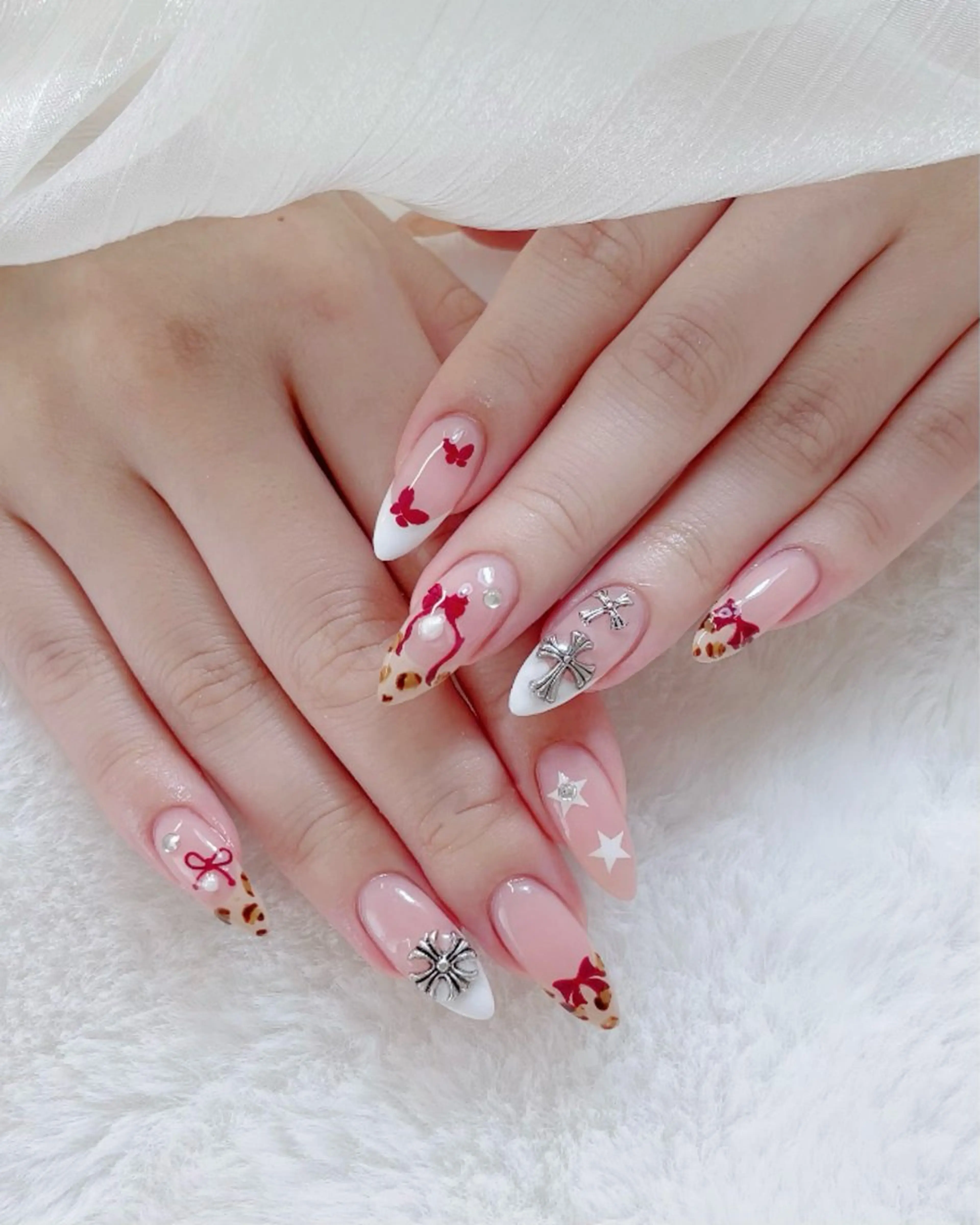 ネイル キラキラネイル 韓国ネイル ワンホンネイル ハンドネイル Speraネイル 大宮店🎀のネイルデザイン