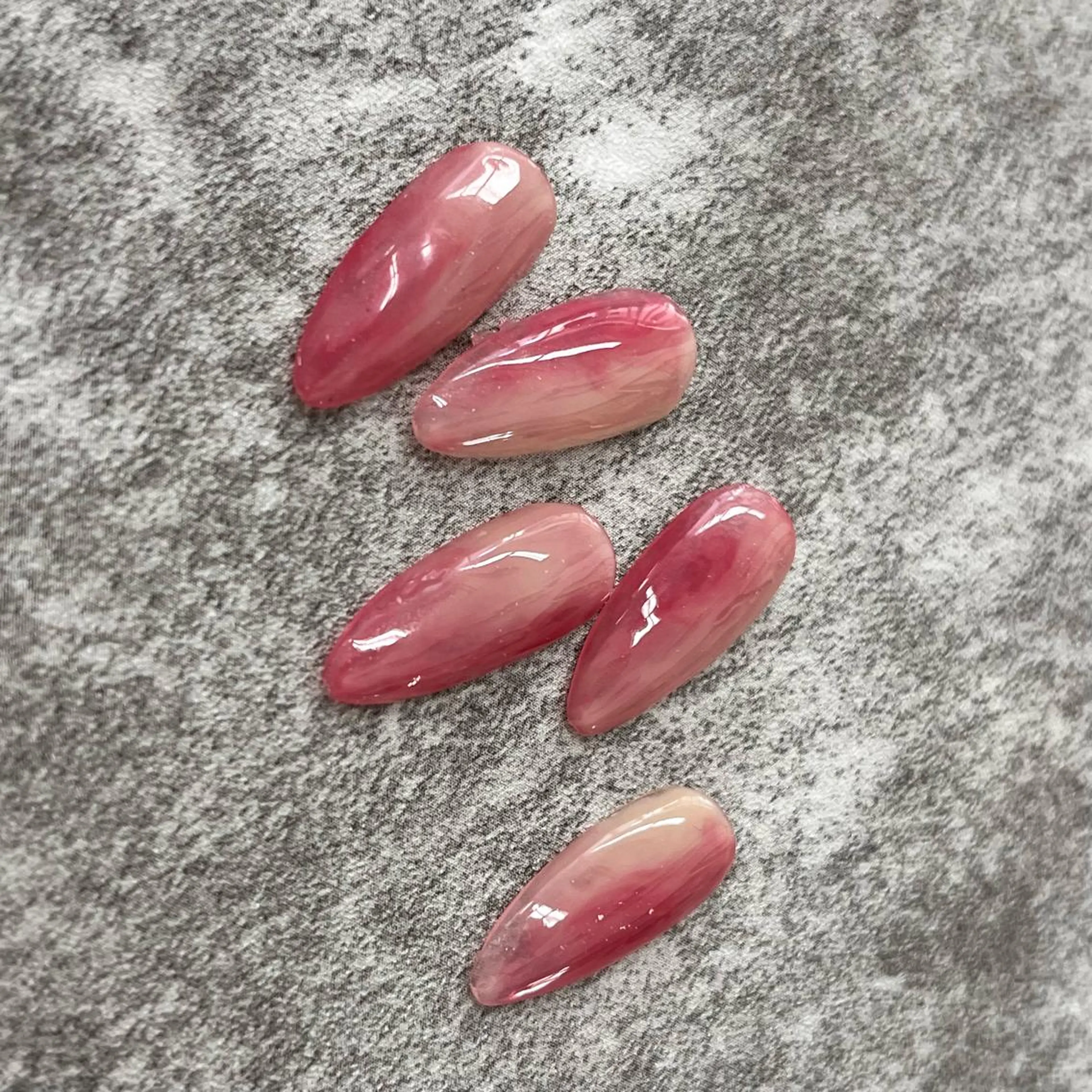 ショート ネイル ニュアンスネイル ピンク ピンクベージュ シンプルネイル RIONnail Yurikaのネイルデザイン