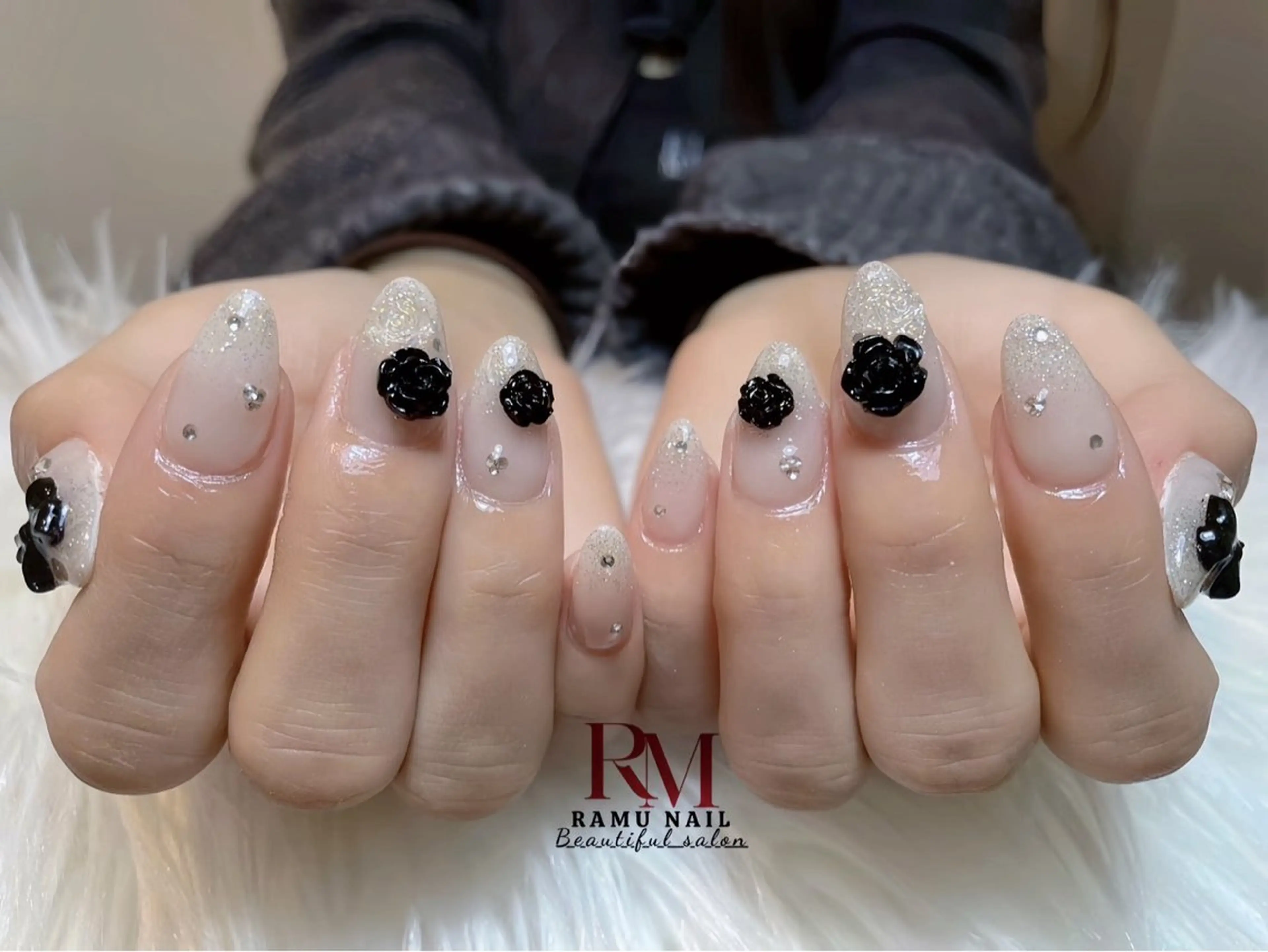 ネイル キラキラネイル マグネットネイル ミラーネイル ワンホンネイル 冬ネイル ハンドネイル RAMU Nail 恵比寿店のネイルデザイン